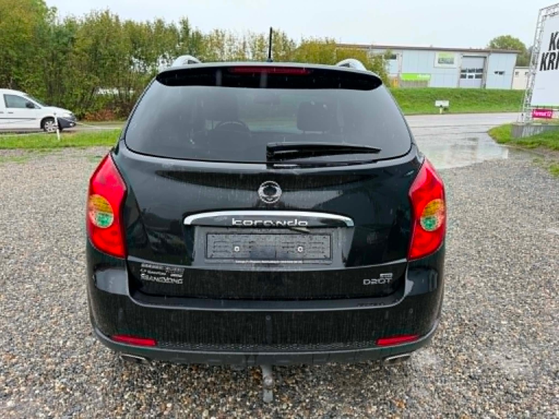 KGM-SsangYong Korando 2.0 e-XDI Family Edition 4WD Automatic-image-10
