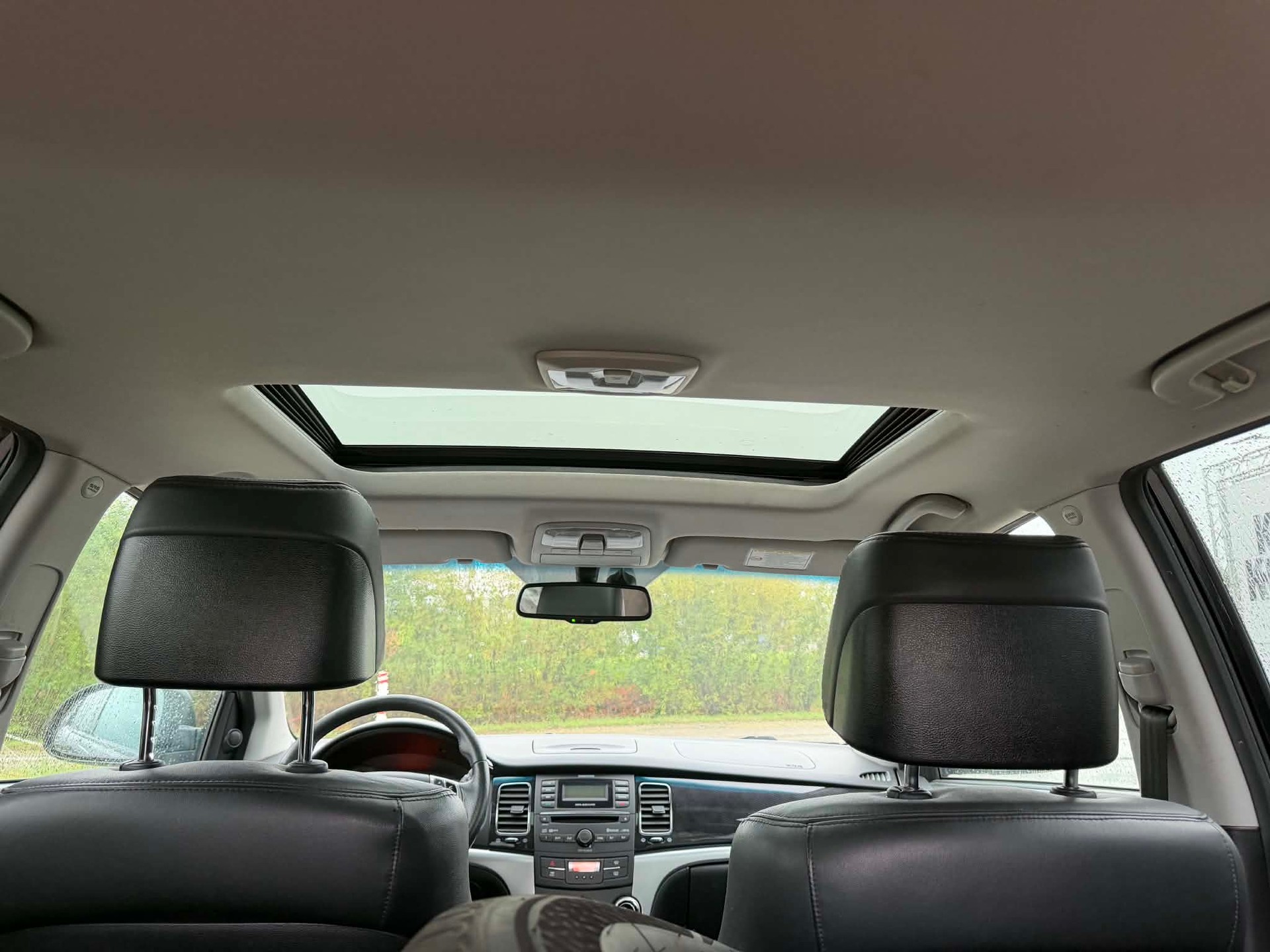 KGM-SsangYong Korando 2.0 e-XDI Family Edition 4WD Automatic-image-2
