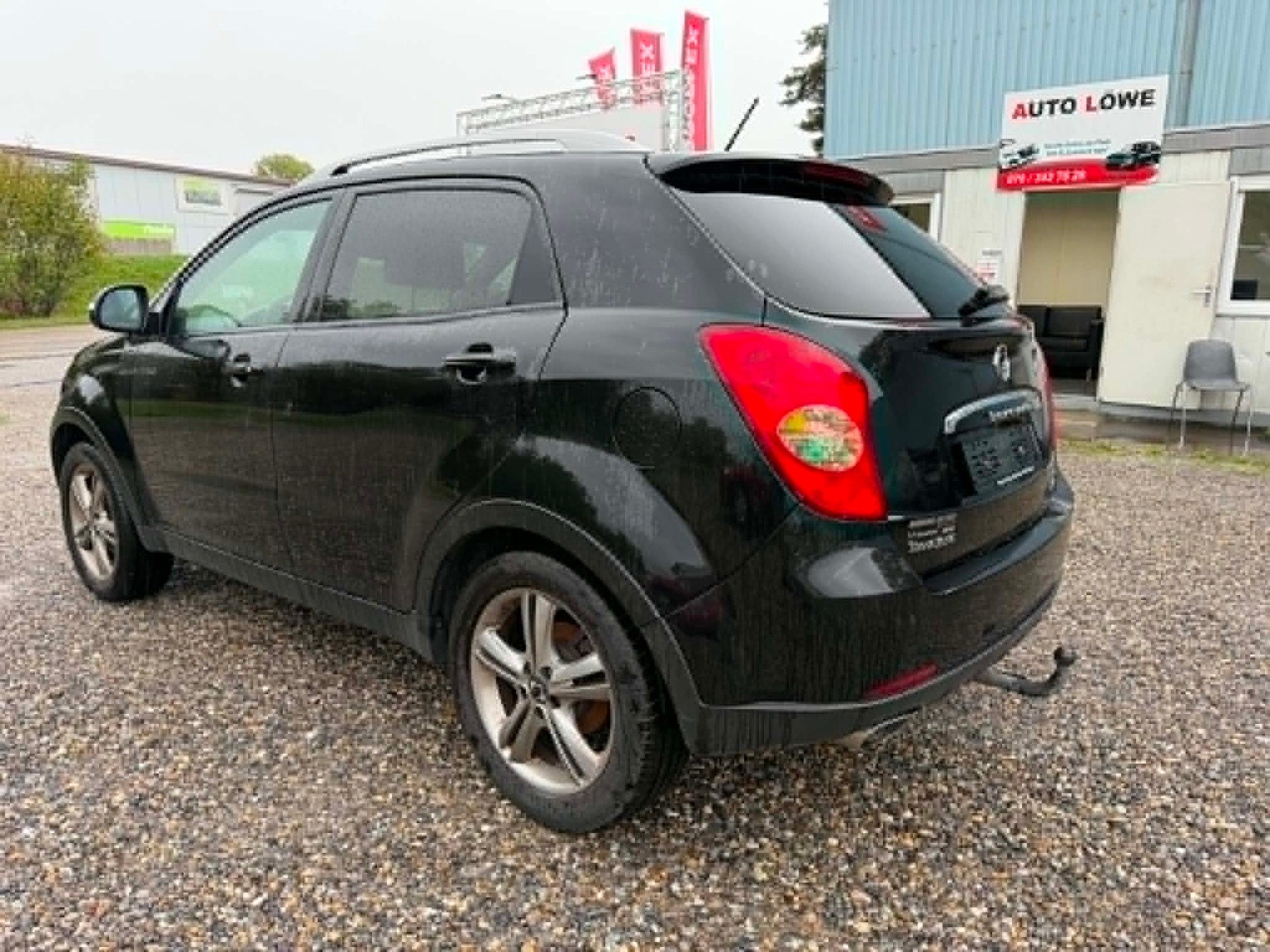 KGM-SsangYong Korando 2.0 e-XDI Family Edition 4WD Automatic-image-6