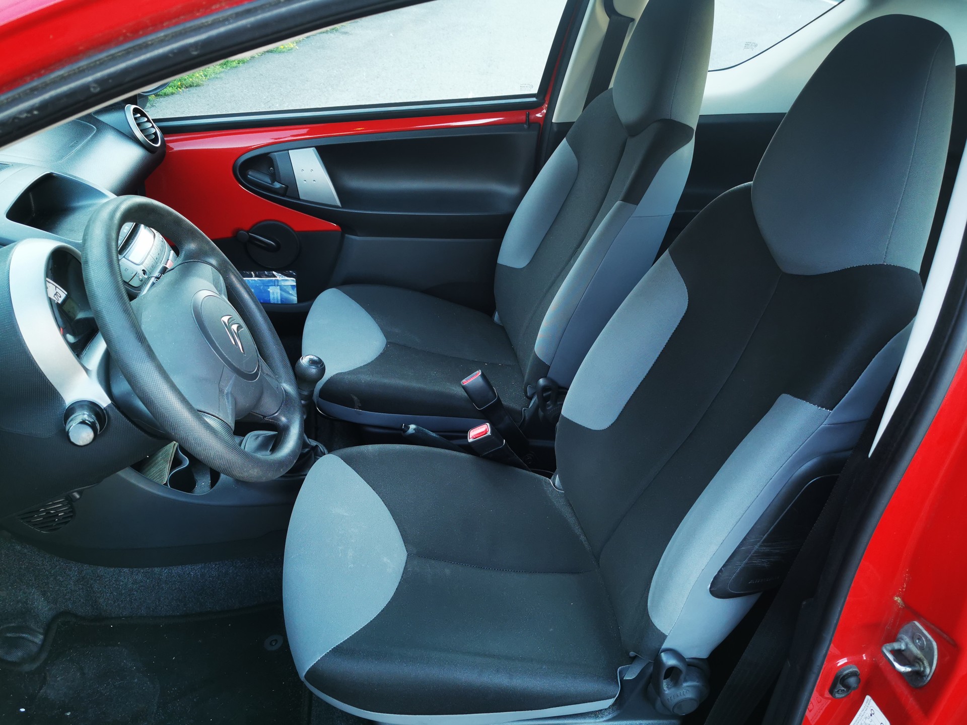 CITROEN C1 1.0i Attraction-image-10
