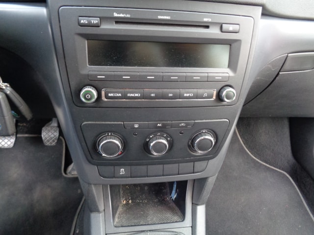 SKODA Yeti 1.8 TSI Clever 4x4-image-13