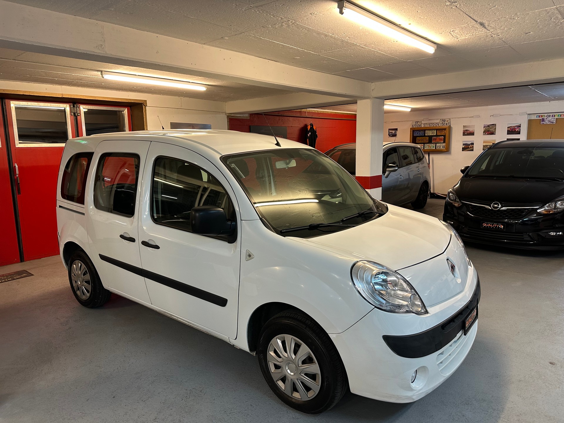 RENAULT Kangoo 1.6 16V Expression Automatic-image-1