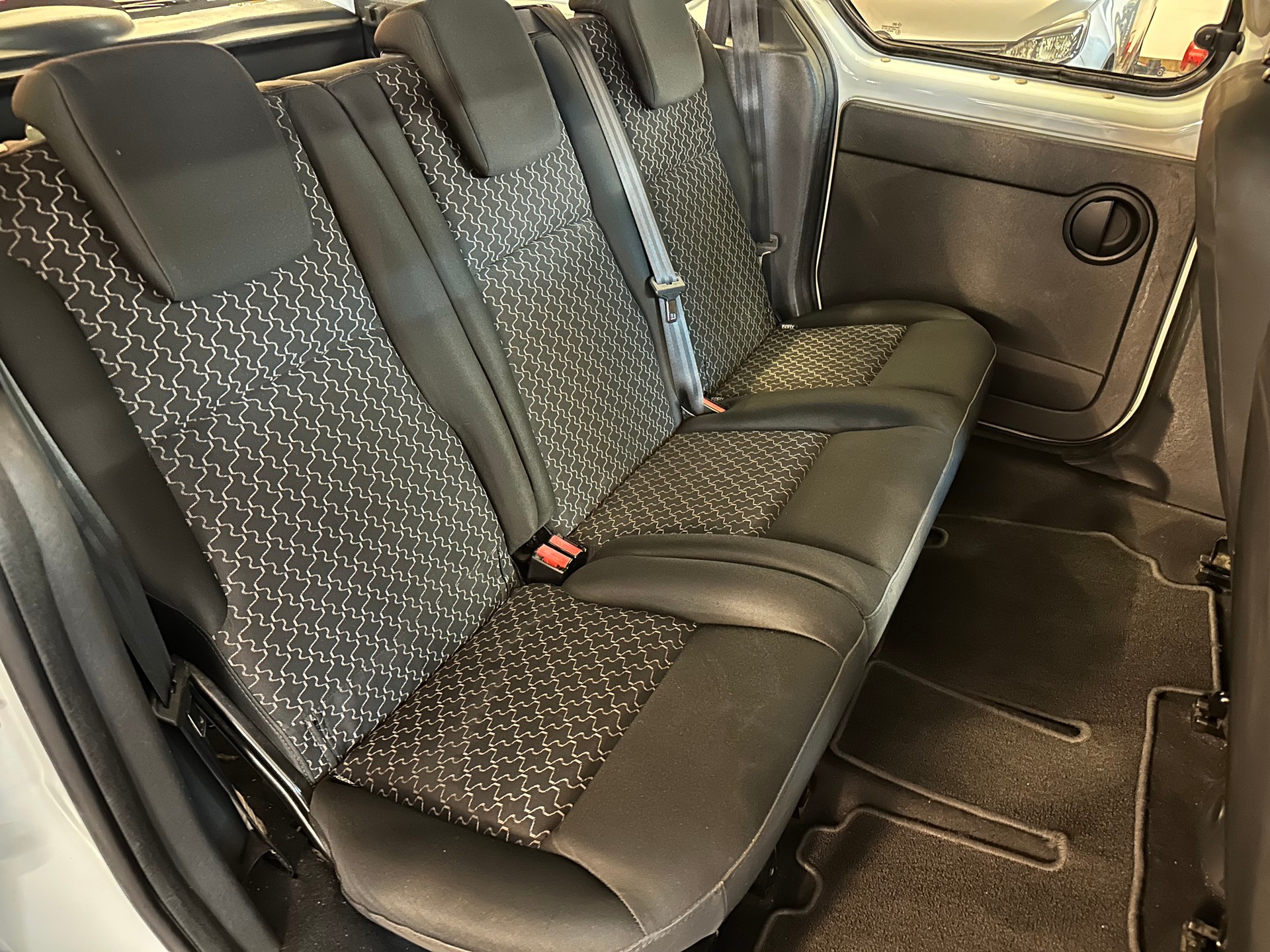 RENAULT Kangoo 1.6 16V Expression Automatic-image-8