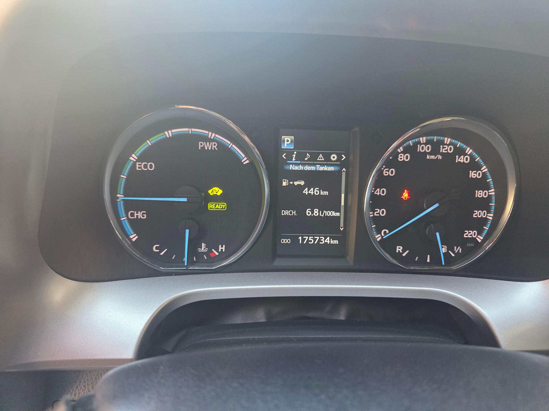 TOYOTA RAV-4 2.5 HSD Sol e-CVT-image-7