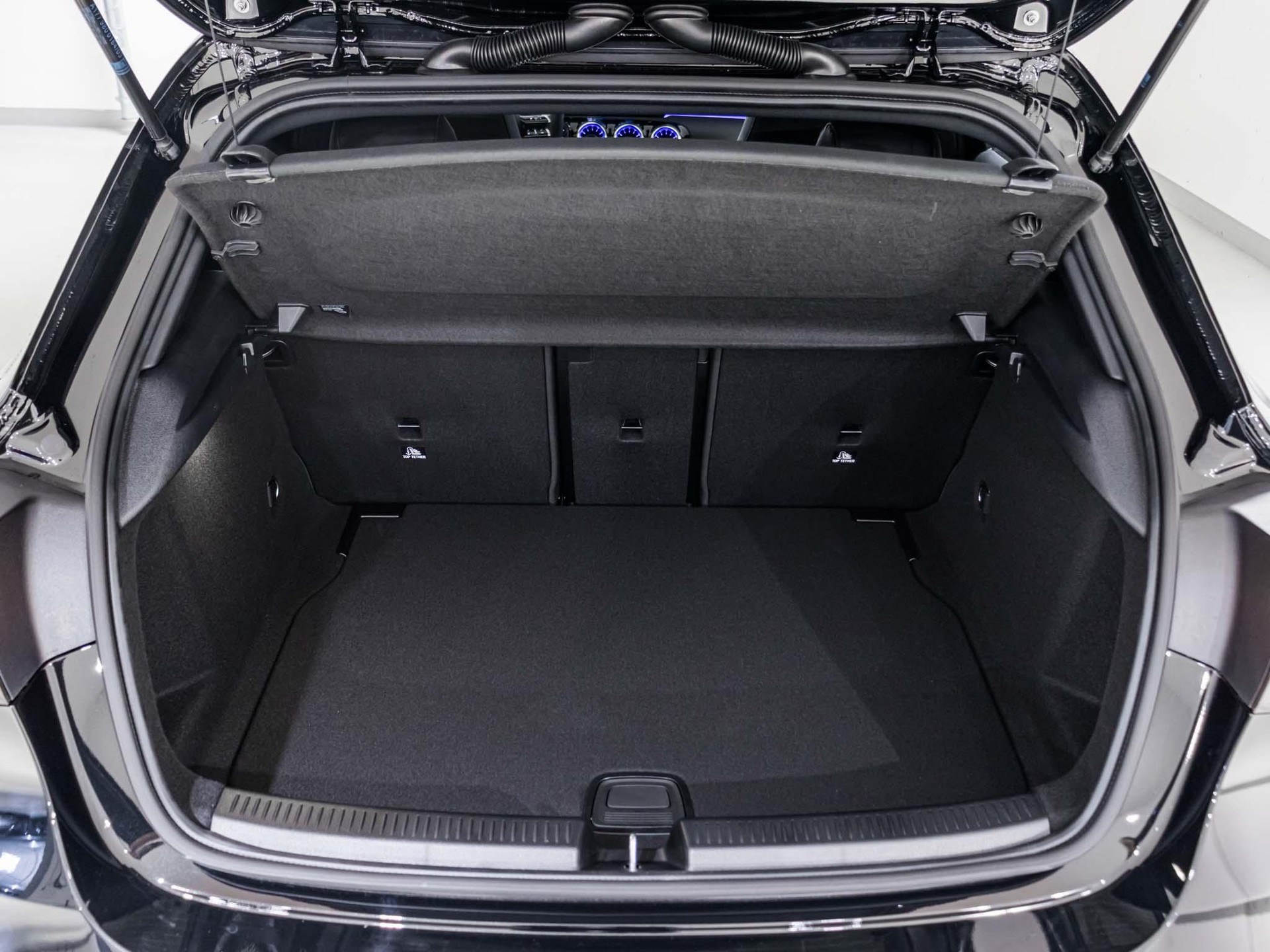 MERCEDES-BENZ A 180 d-image-11