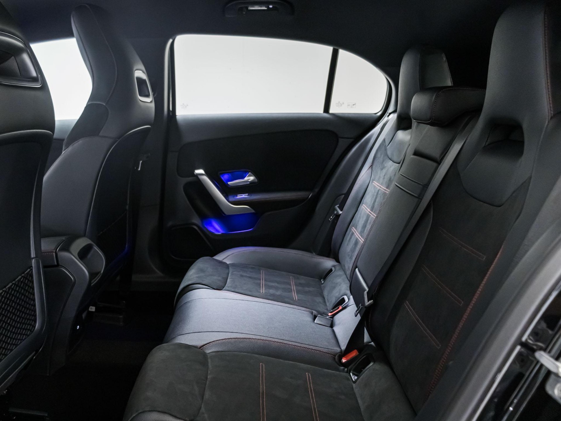 MERCEDES-BENZ A 180 d-image-7