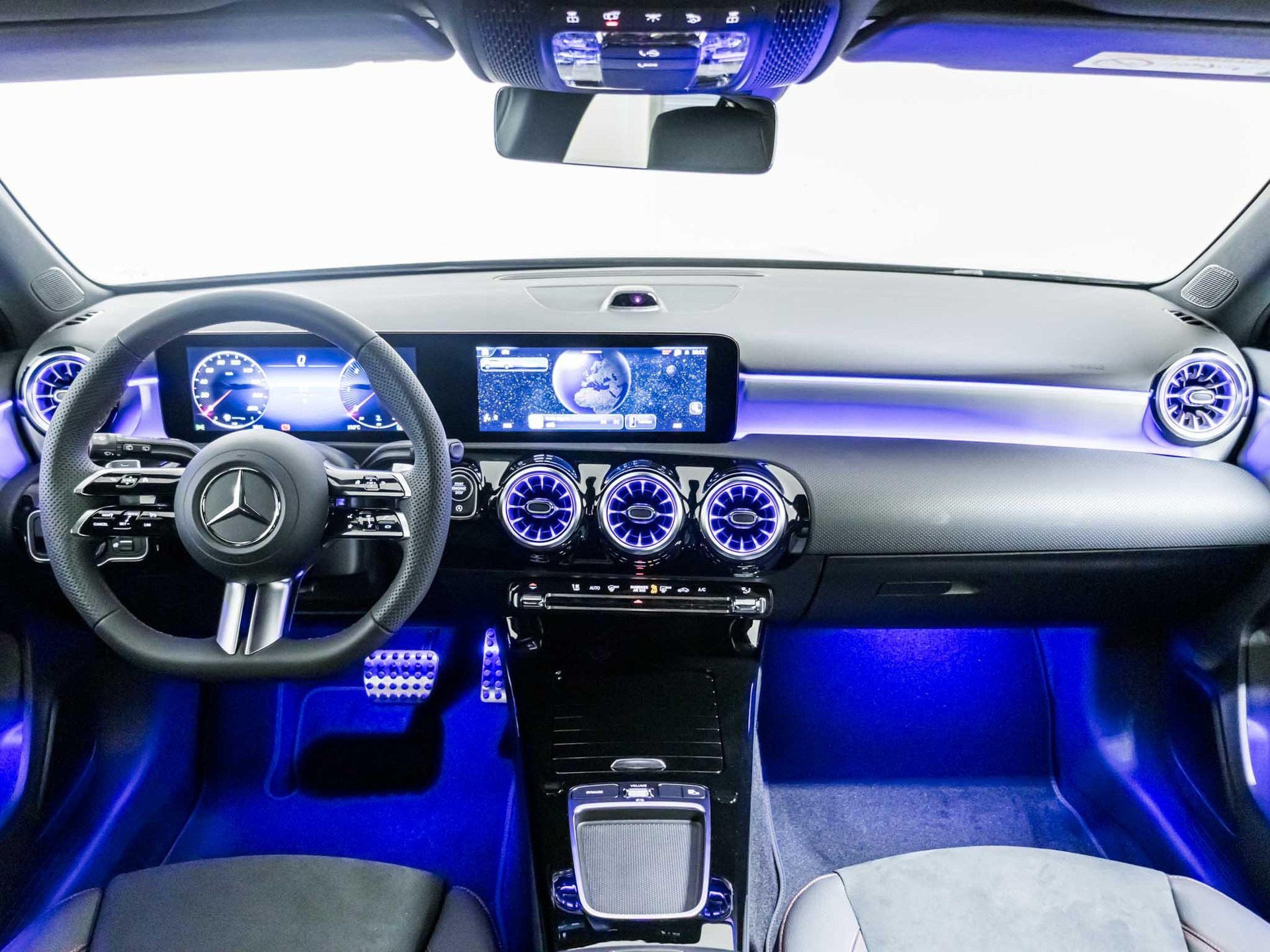 MERCEDES-BENZ A 180 d-image-10