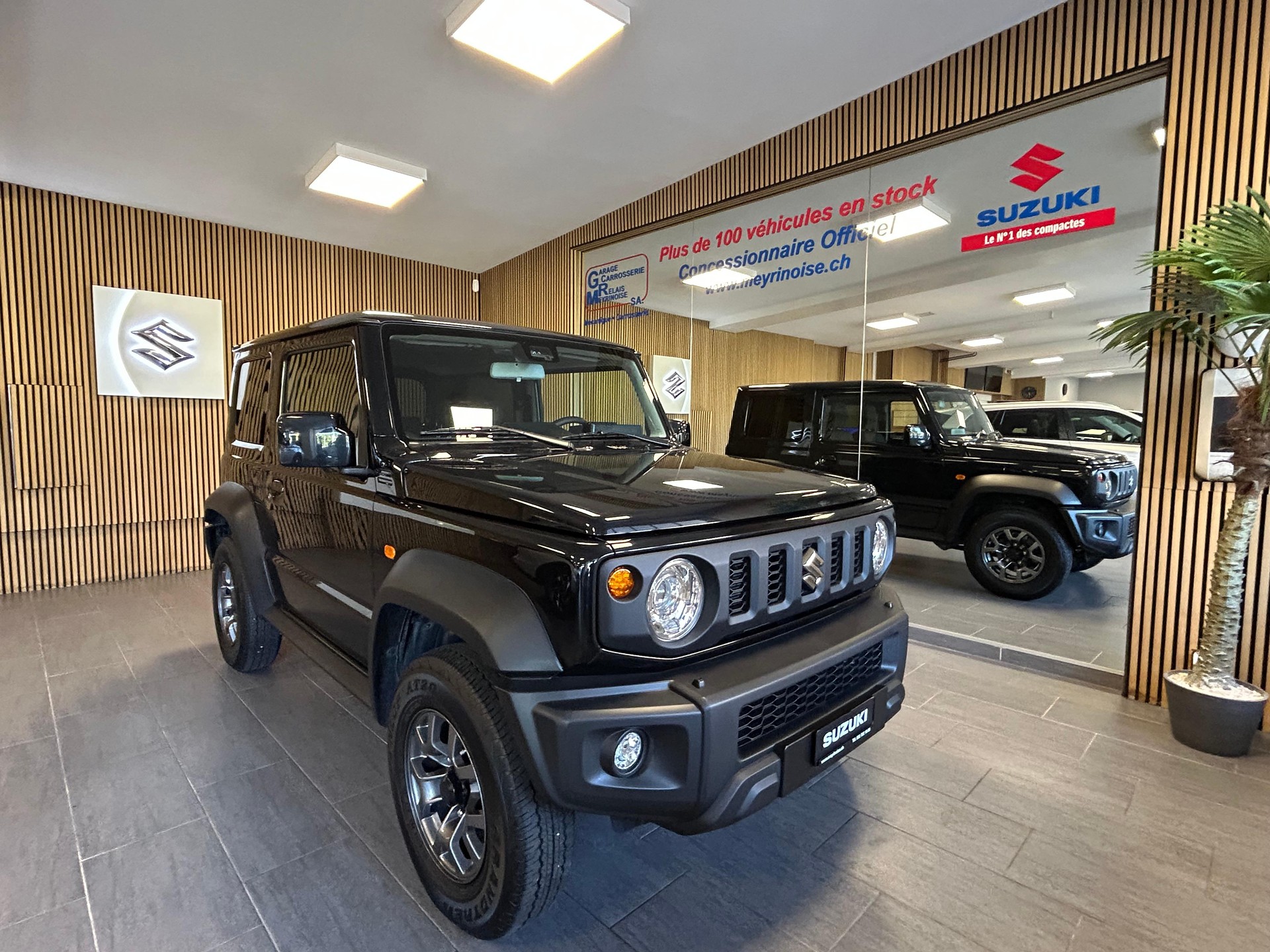 SUZUKI Jimny 1.5 Compact Top Automatique 4 Place/4Platz-image-1