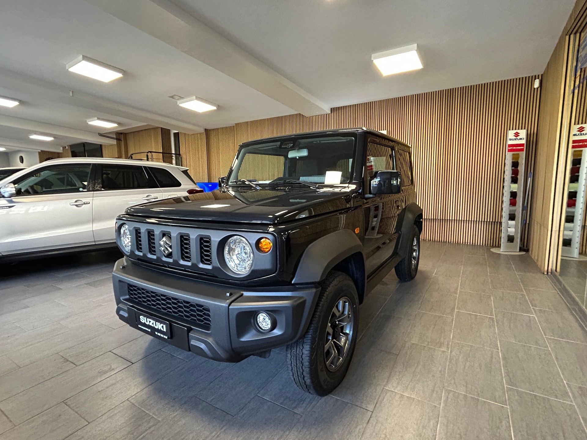 SUZUKI Jimny 1.5 Compact Top Automatique 4 Place/4Platz-image-3