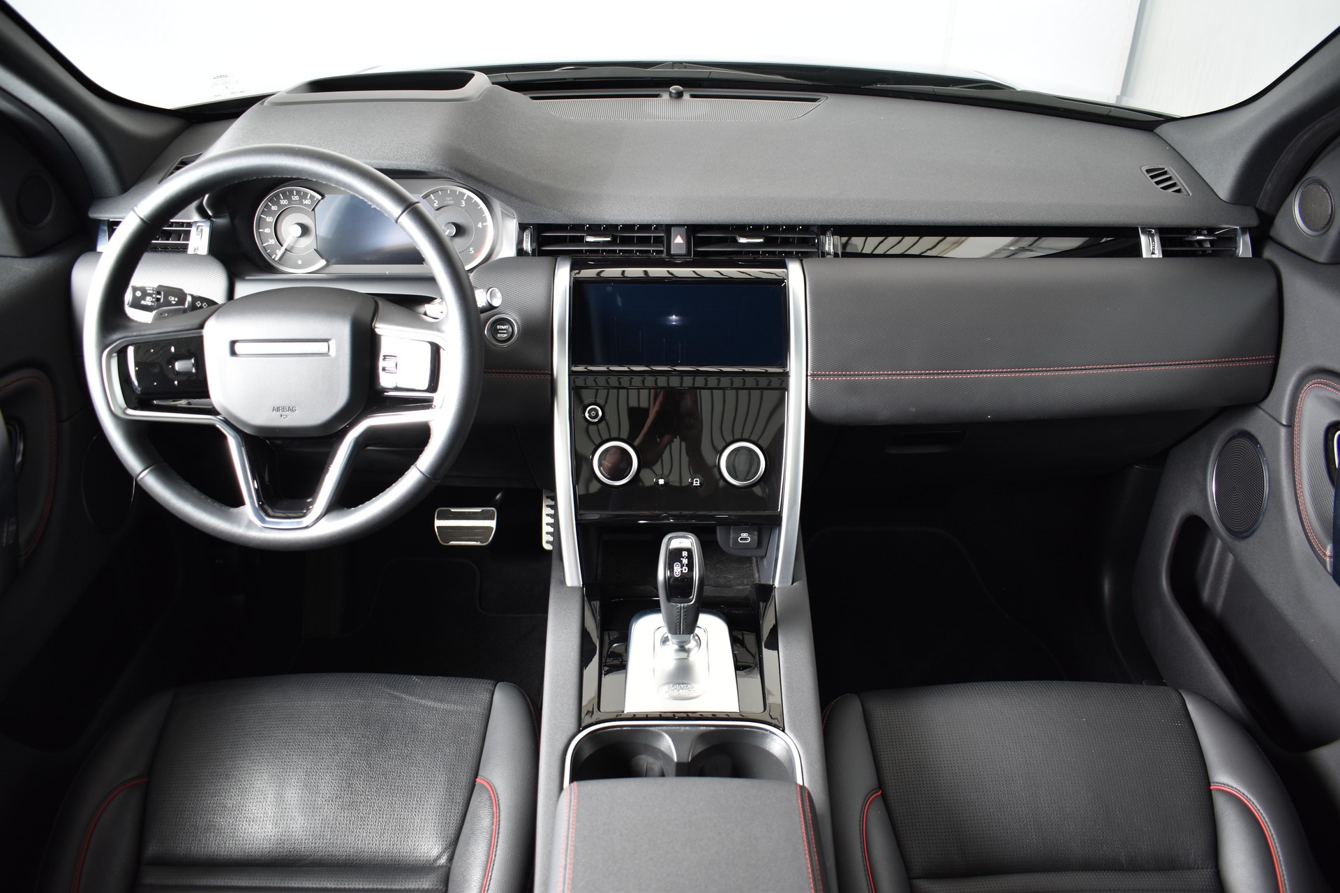 LAND ROVER Discovery Sport 2.0 TD4 165 R-Dynamic S-image-9