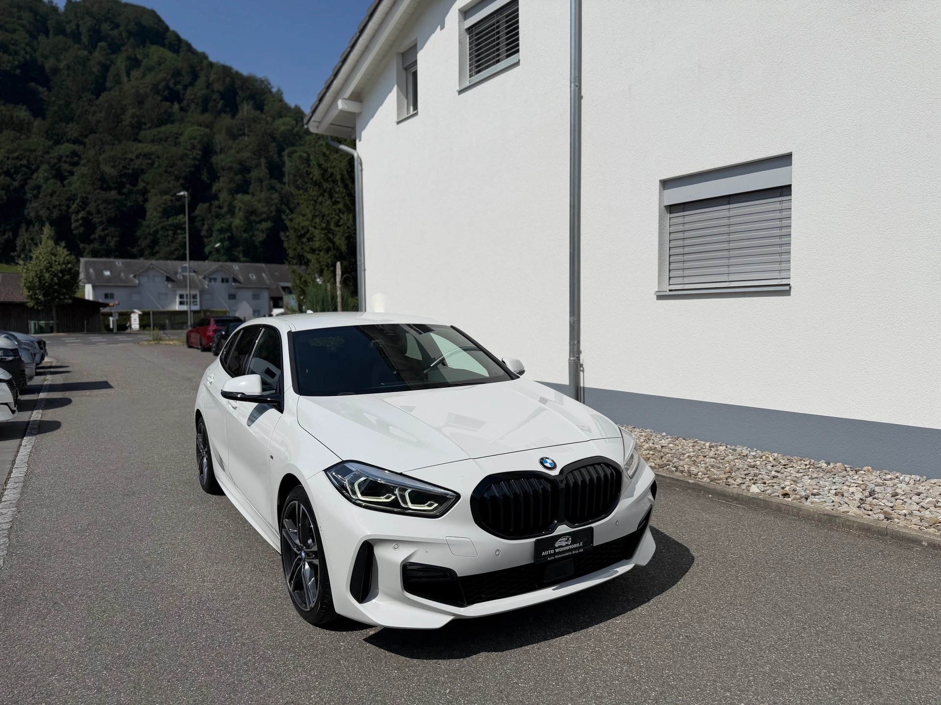 BMW 118d Steptronic M Sport-image-1