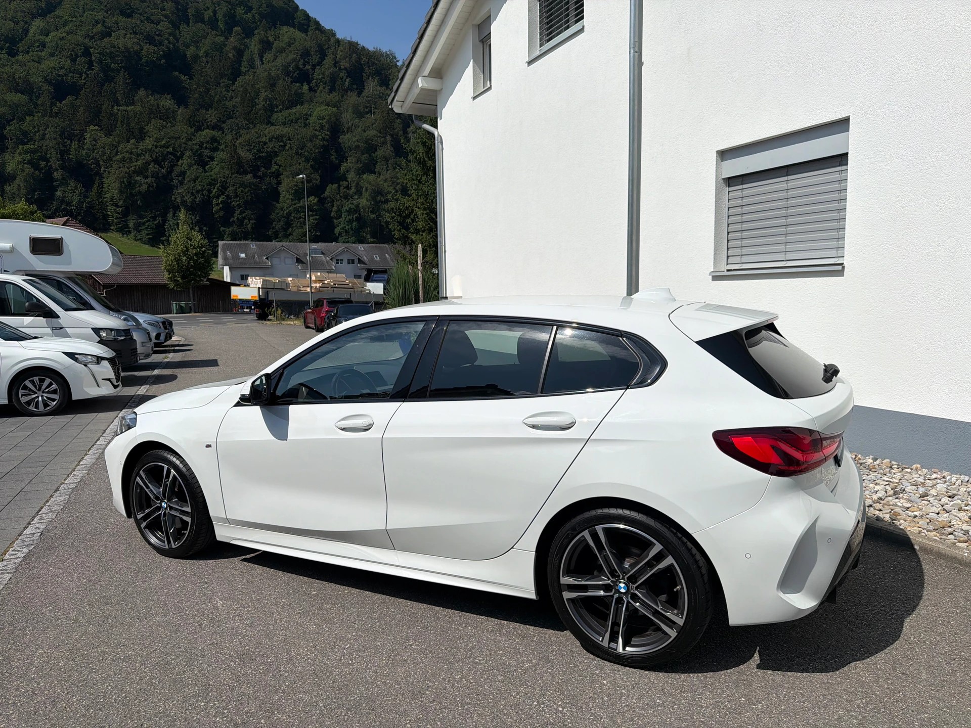 BMW 118d Steptronic M Sport-image-12