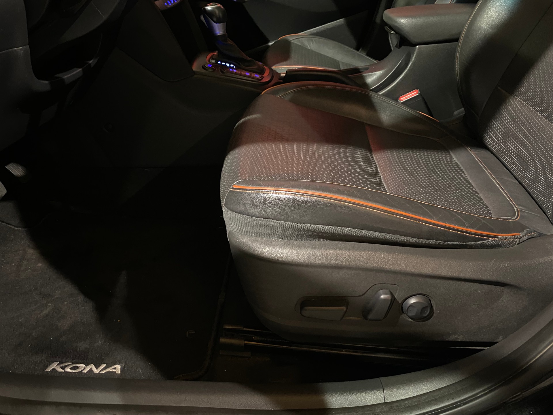 HYUNDAI Kona 1.6 T-GDi Launch Plus 4WD DCT-image-16