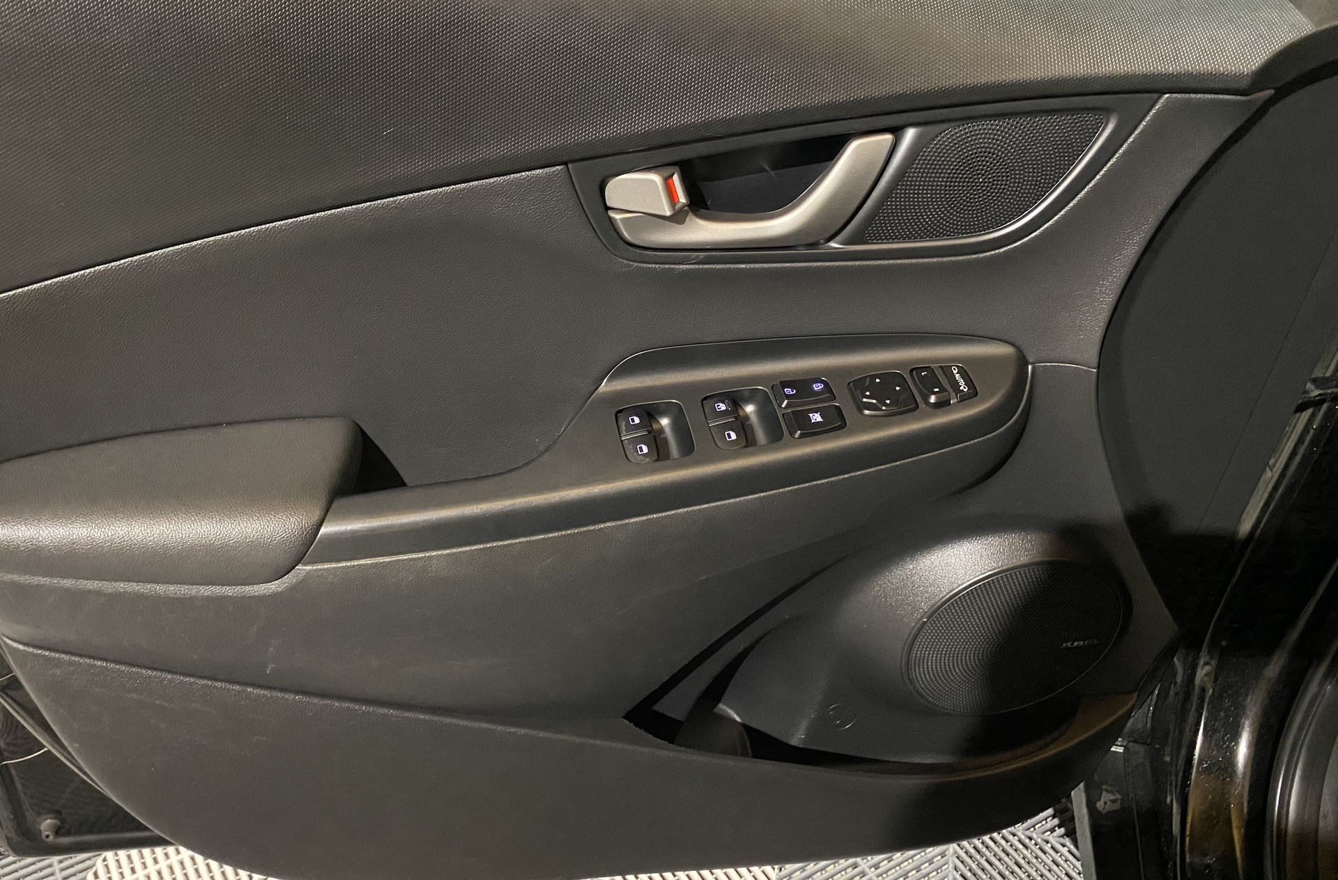 HYUNDAI Kona 1.6 T-GDi Launch Plus 4WD DCT-image-14