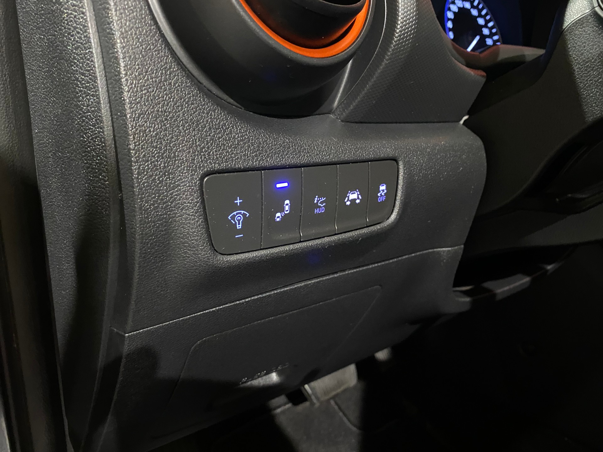 HYUNDAI Kona 1.6 T-GDi Launch Plus 4WD DCT-image-18