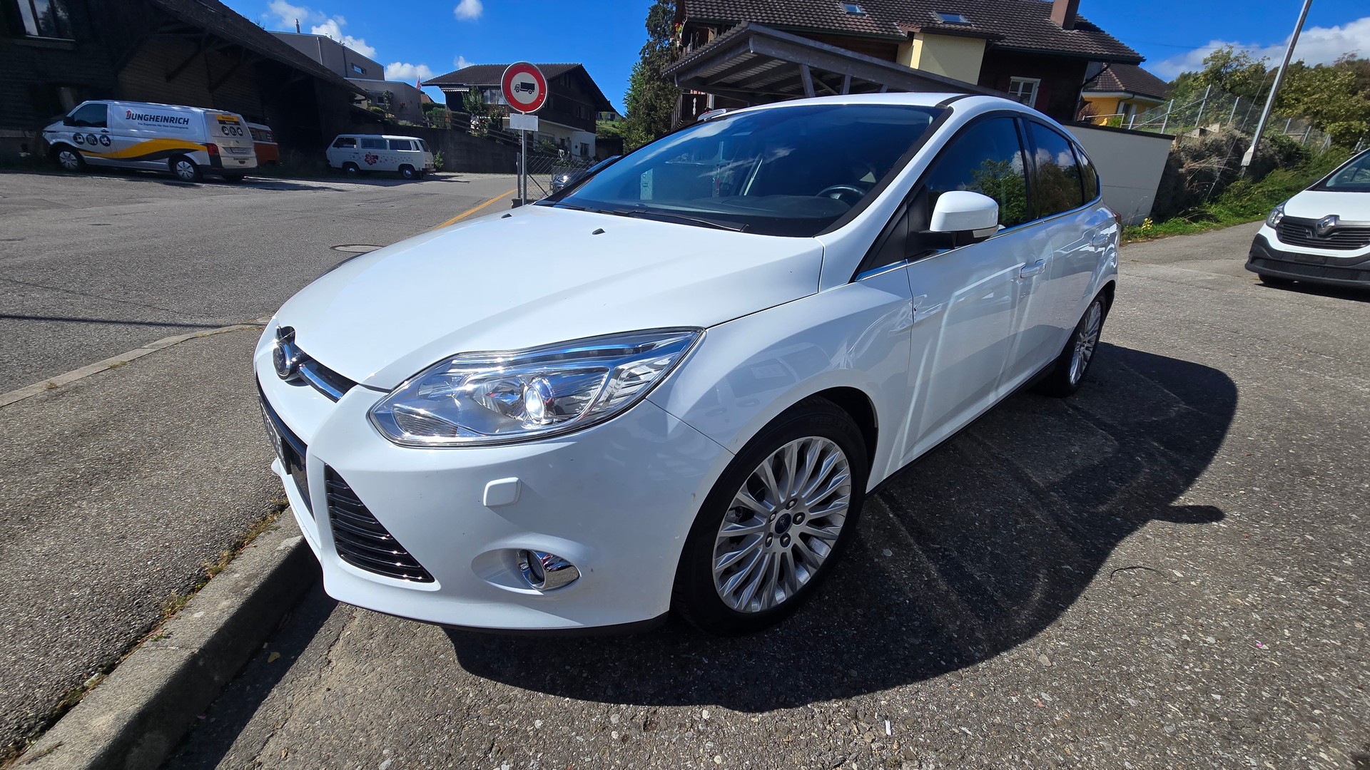 FORD Focus 1.0 SCTi Titanium-image-2