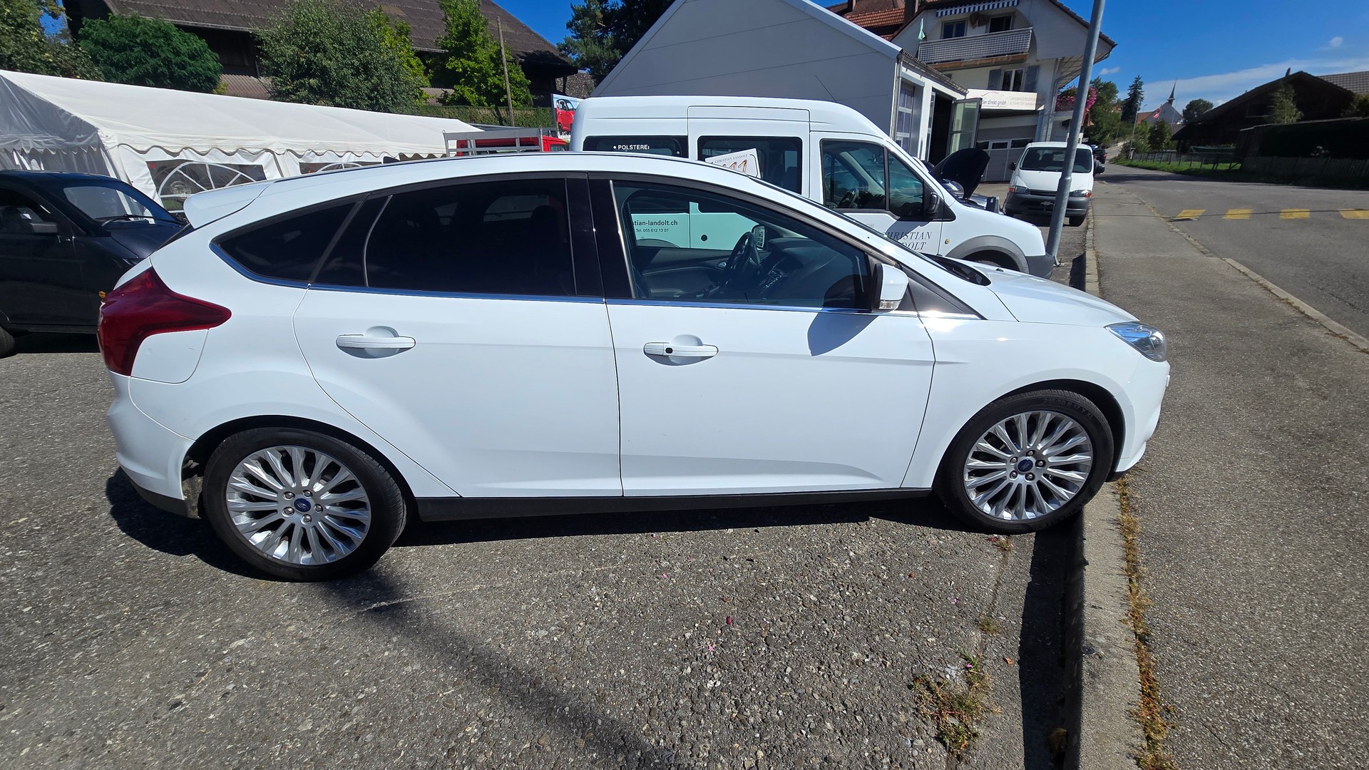 FORD Focus 1.0 SCTi Titanium-image-1