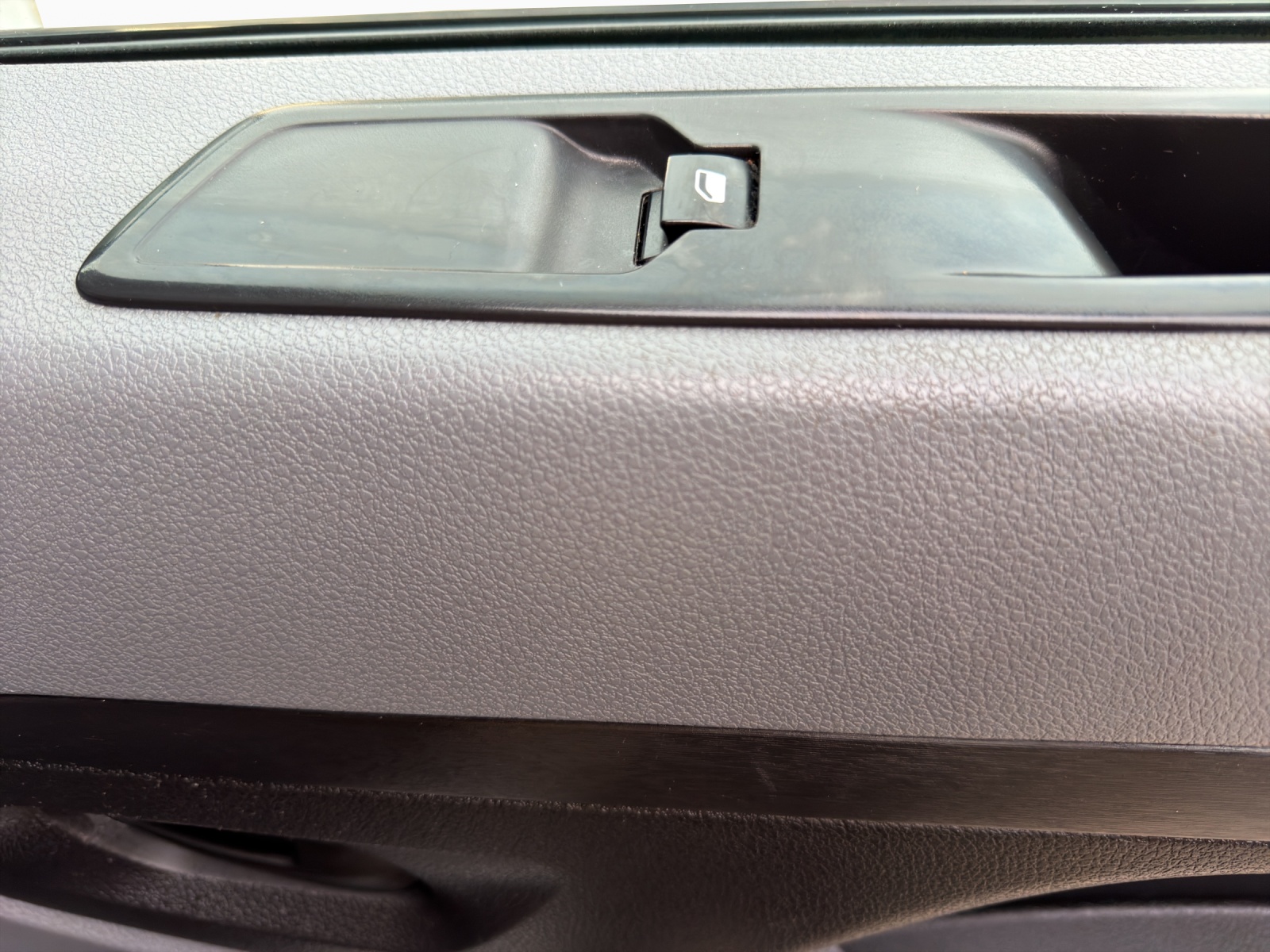 PEUGEOT Expert 2.0 BlueHDi 140 S&S Premium Standard-image-16