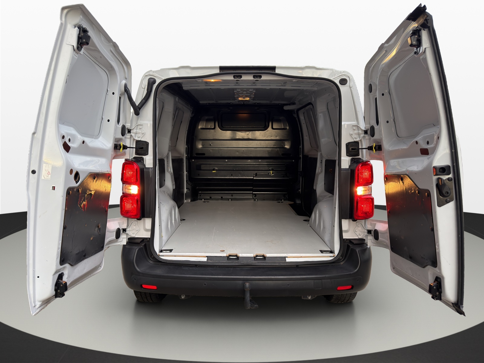 PEUGEOT Expert 2.0 BlueHDi 140 S&S Premium Standard-image-19