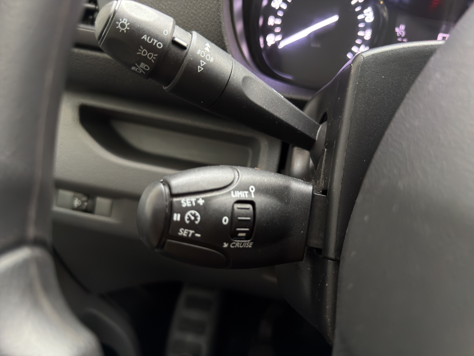 PEUGEOT Expert 2.0 BlueHDi 140 S&S Premium Standard-image-25