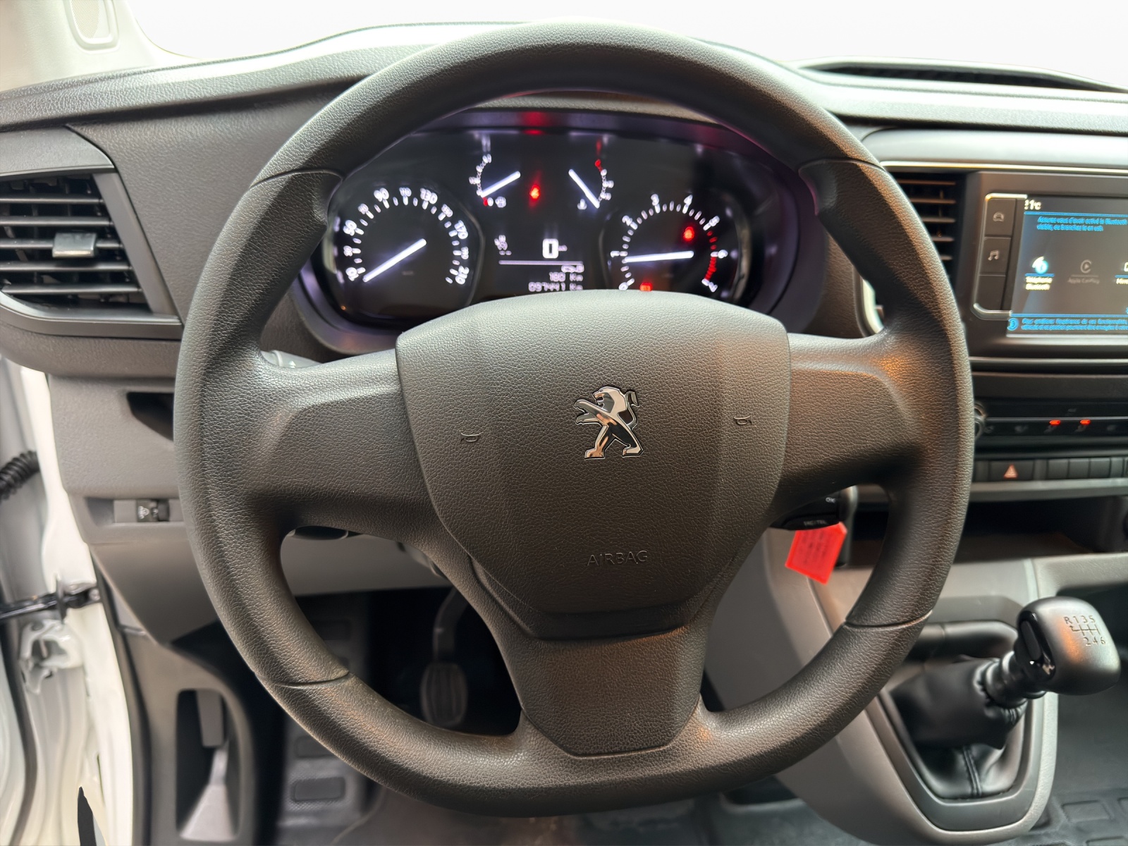 PEUGEOT Expert 2.0 BlueHDi 140 S&S Premium Standard-image-10