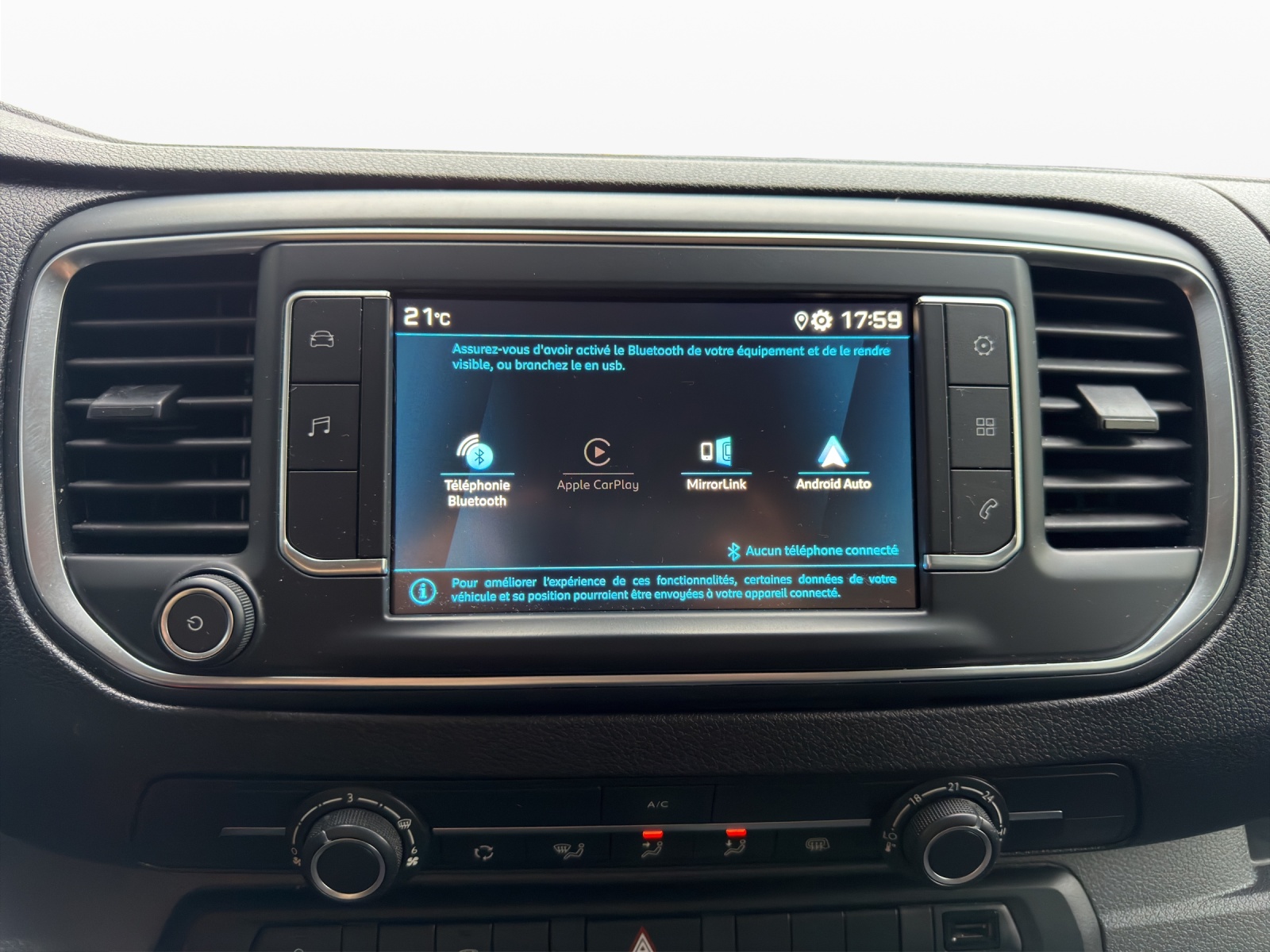 PEUGEOT Expert 2.0 BlueHDi 140 S&S Premium Standard-image-12