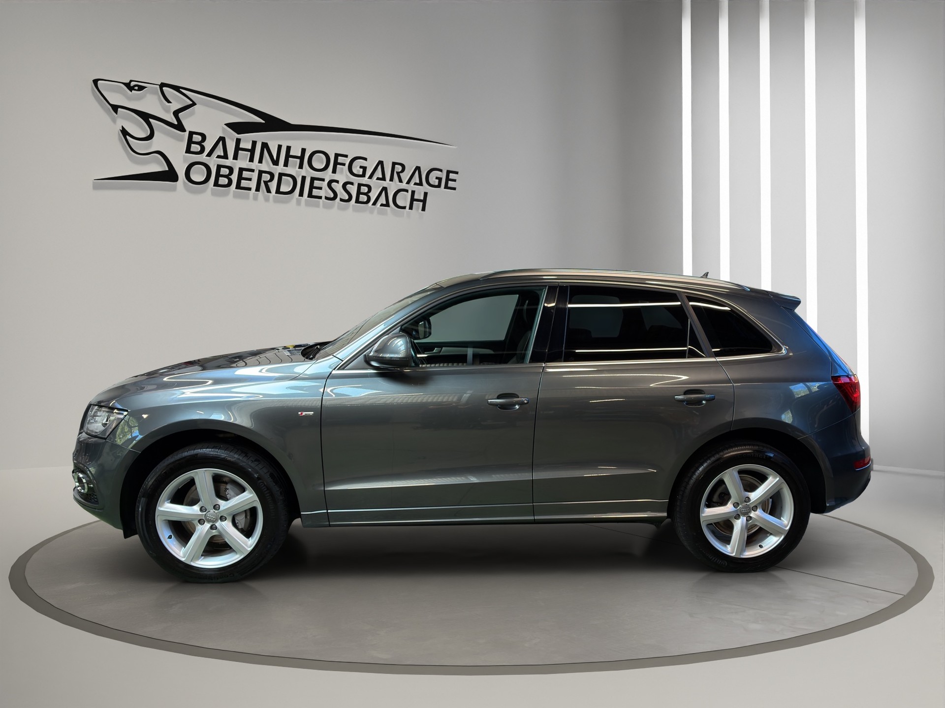 AUDI Q5 2.0 TDI quattro S-tronic-image-2