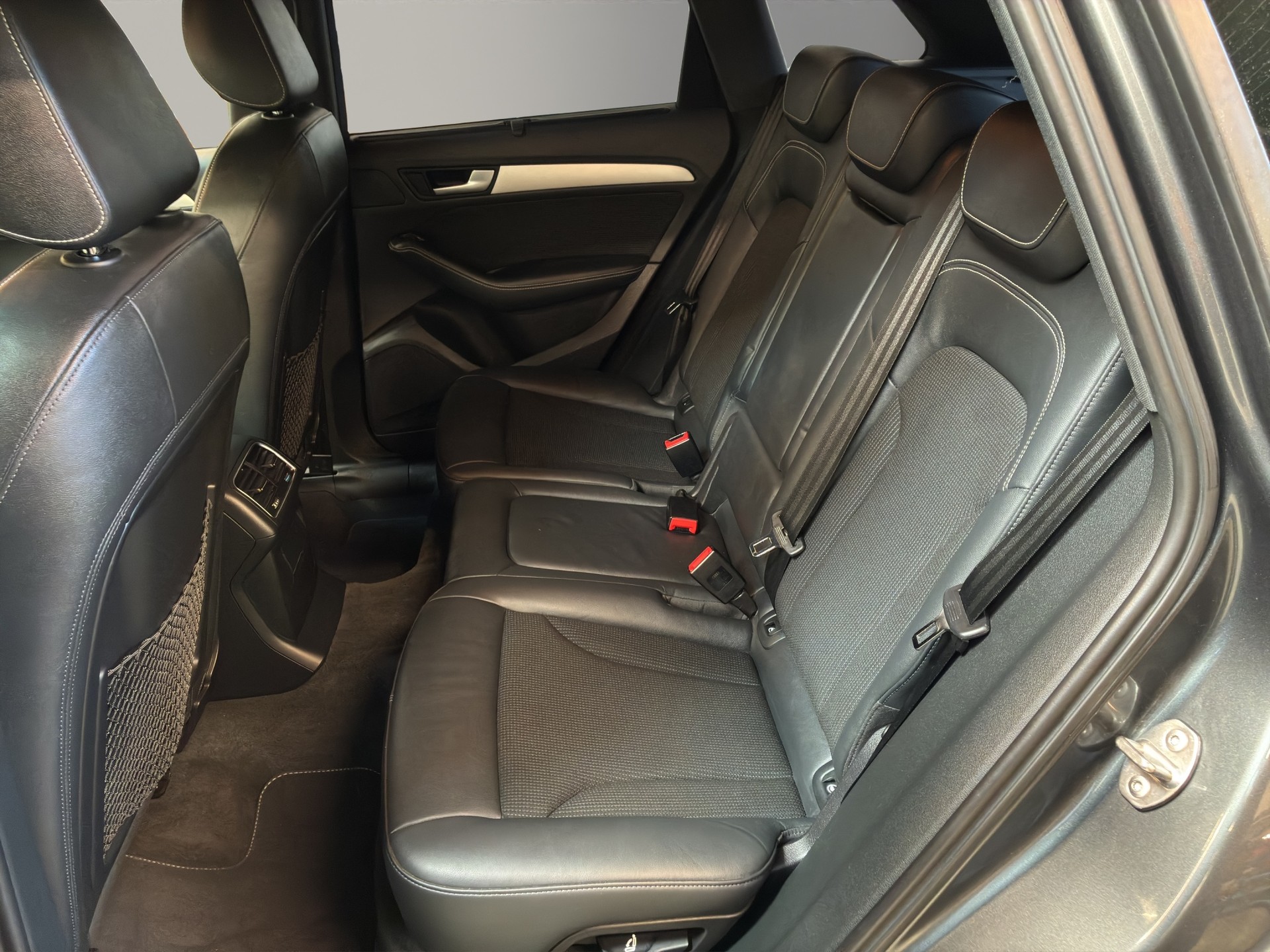 AUDI Q5 2.0 TDI quattro S-tronic-image-10