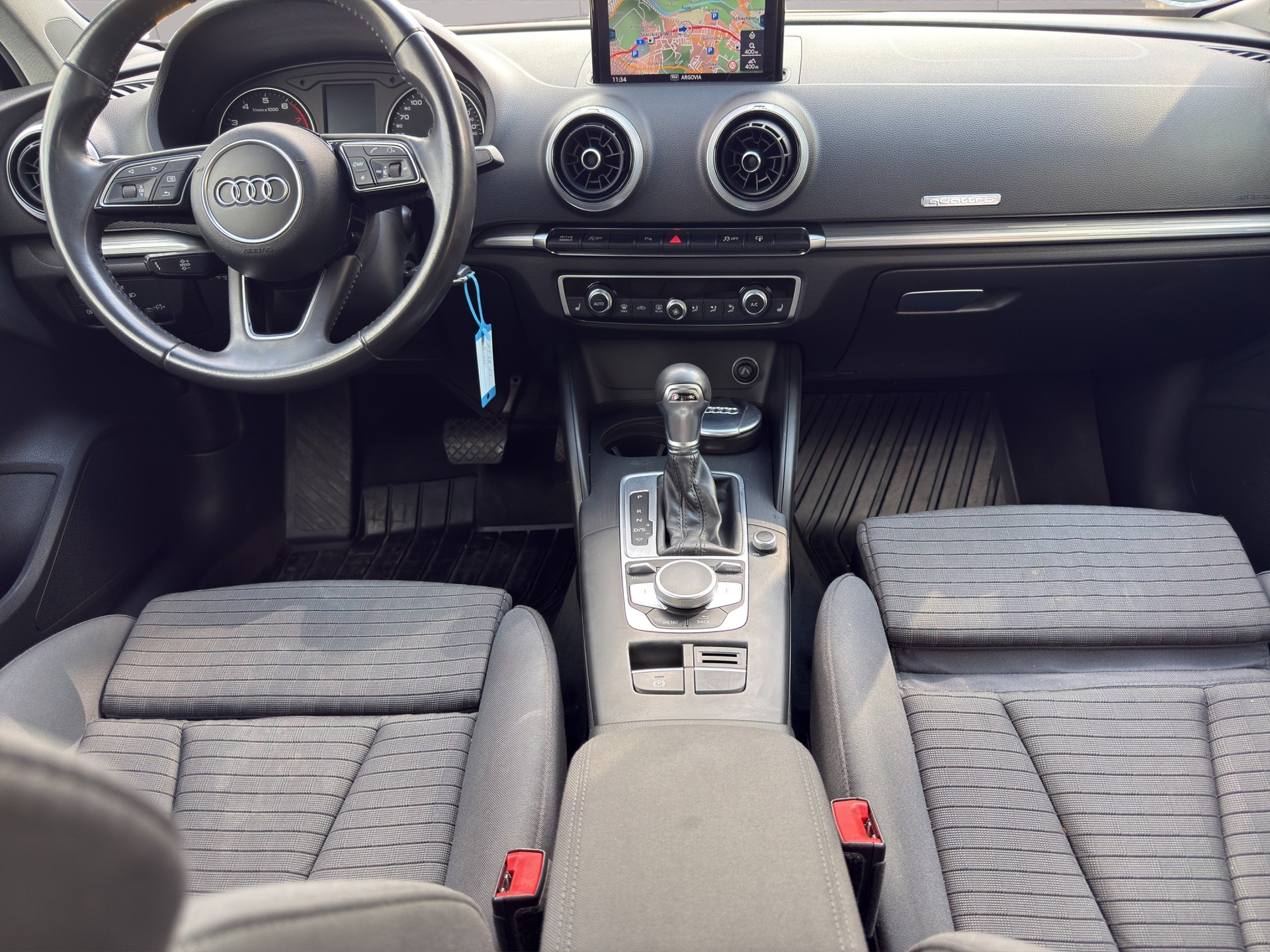 AUDI A3 Sportback 2.0 TFSI Sport quattro S-tronic-image-9