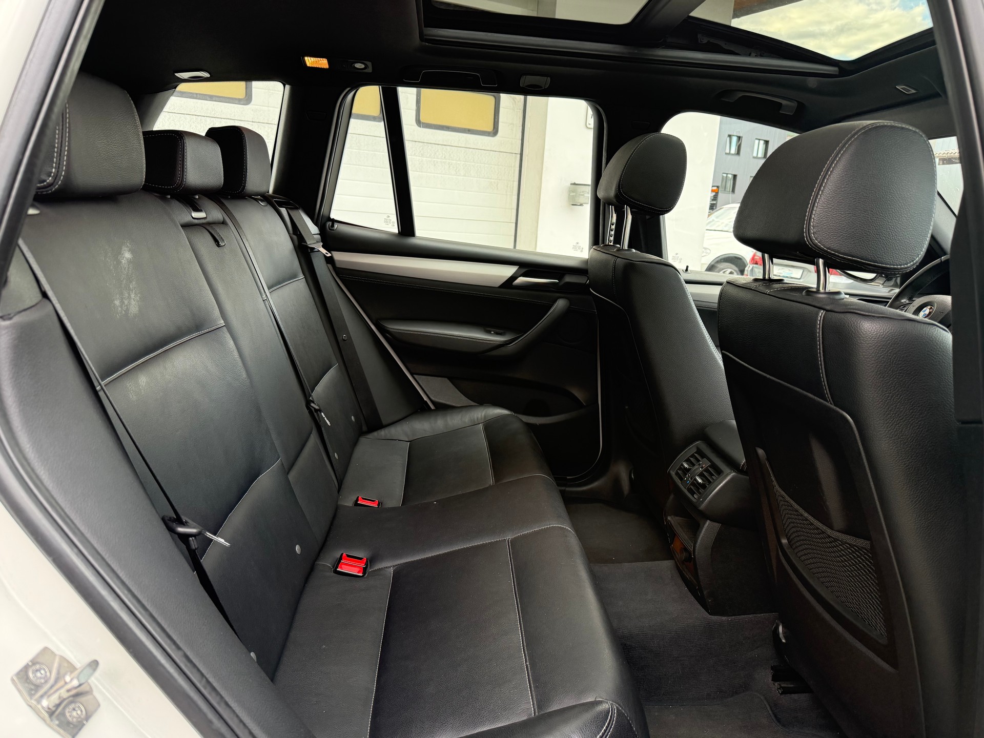 BMW X3 xDrive 35i Steptronic-image-15