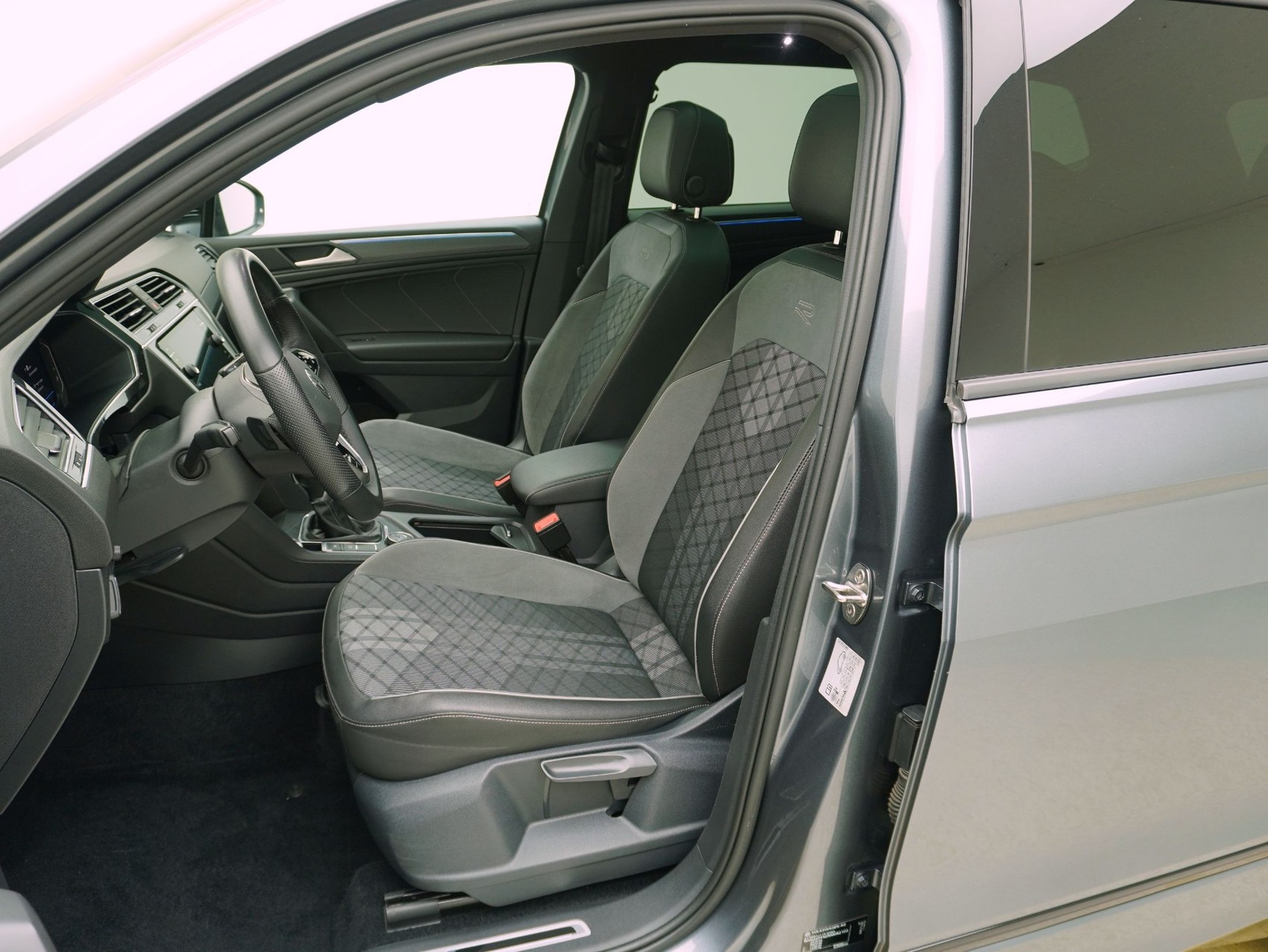 VW Tiguan Allspace 2.0 TSI DSG R-Line Black Style 4Motion-image-9