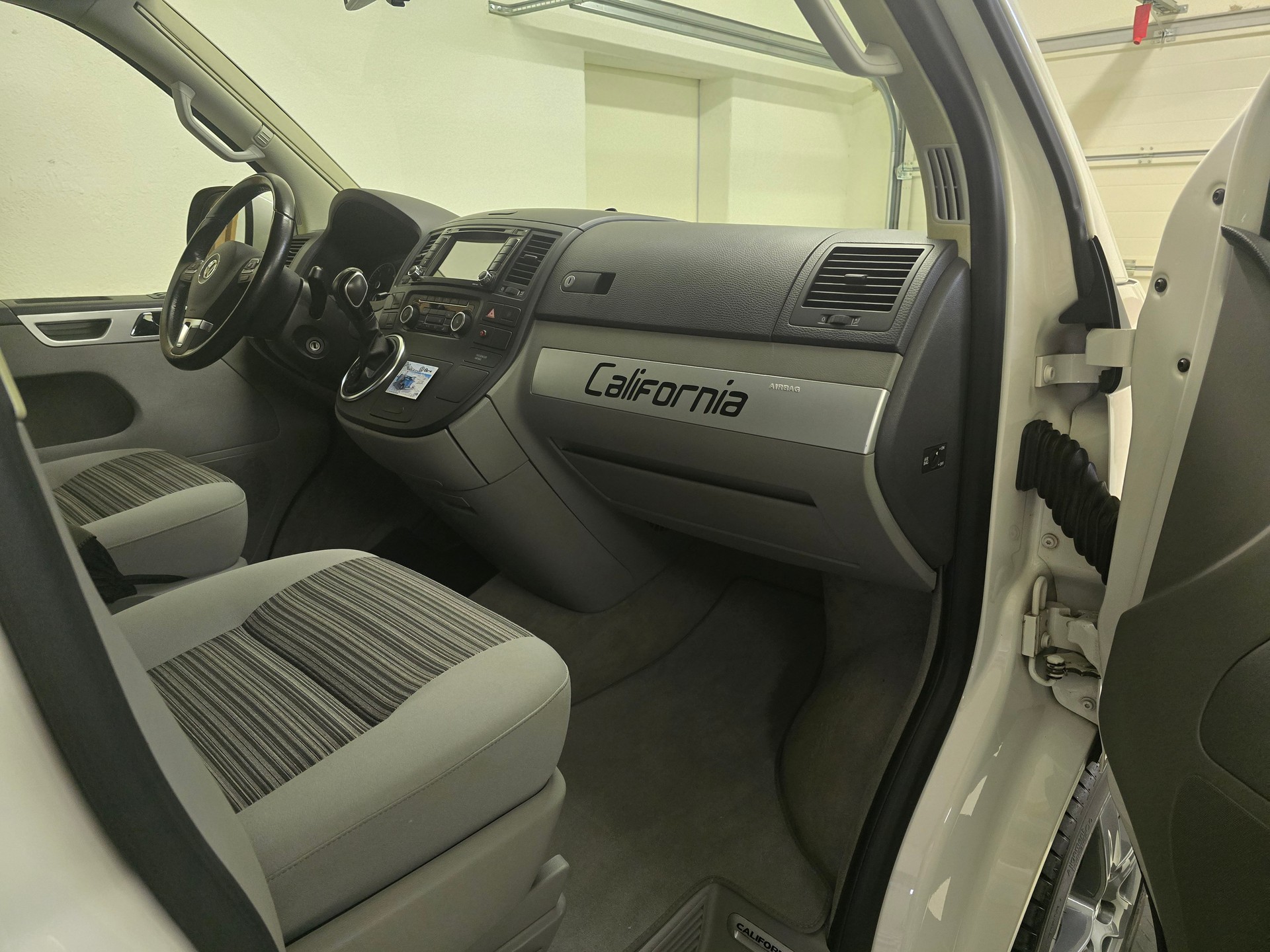 VW T5 California 2.0 TDI Comfortline DSG-image-6