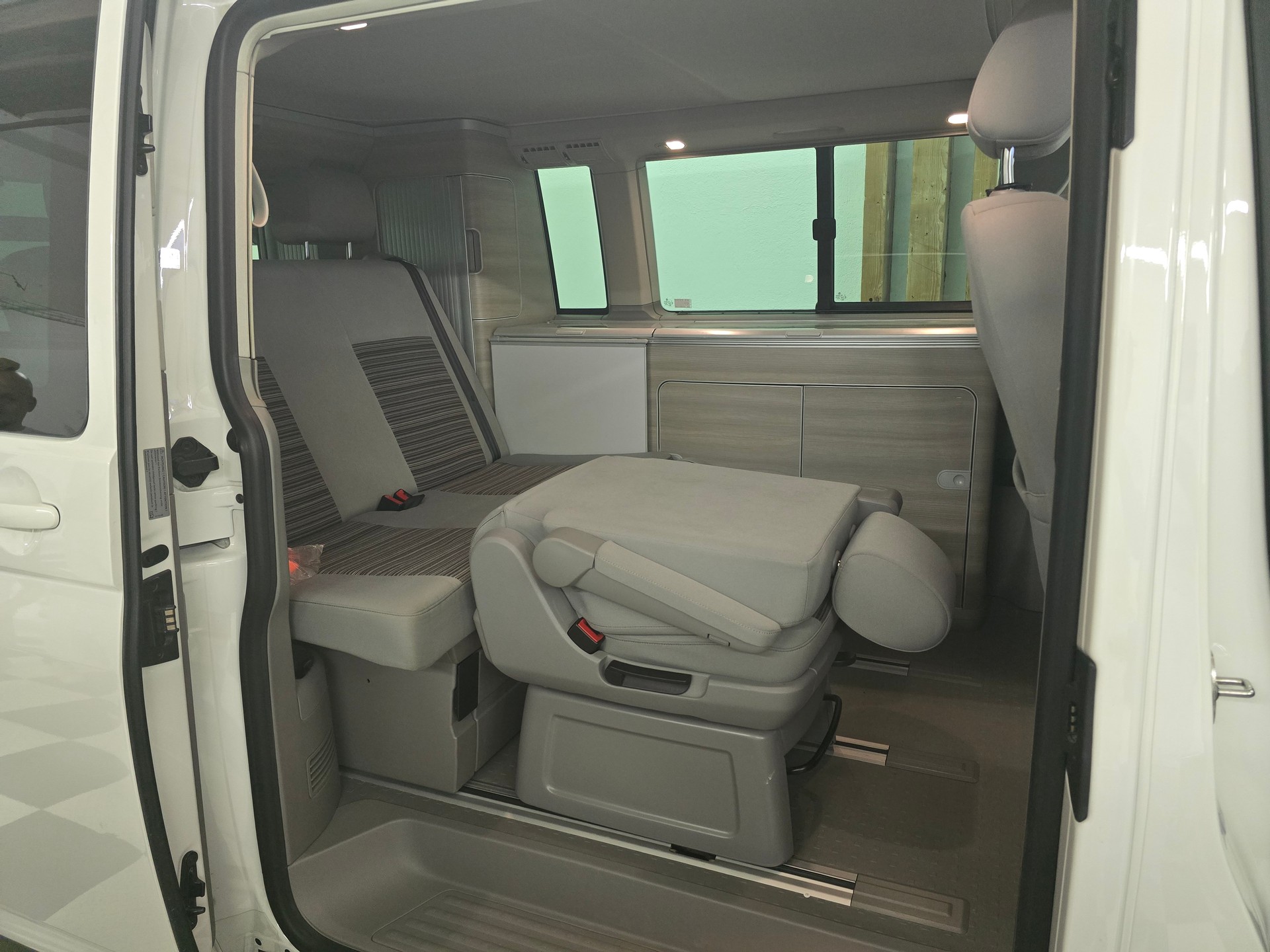 VW T5 California 2.0 TDI Comfortline DSG-image-10