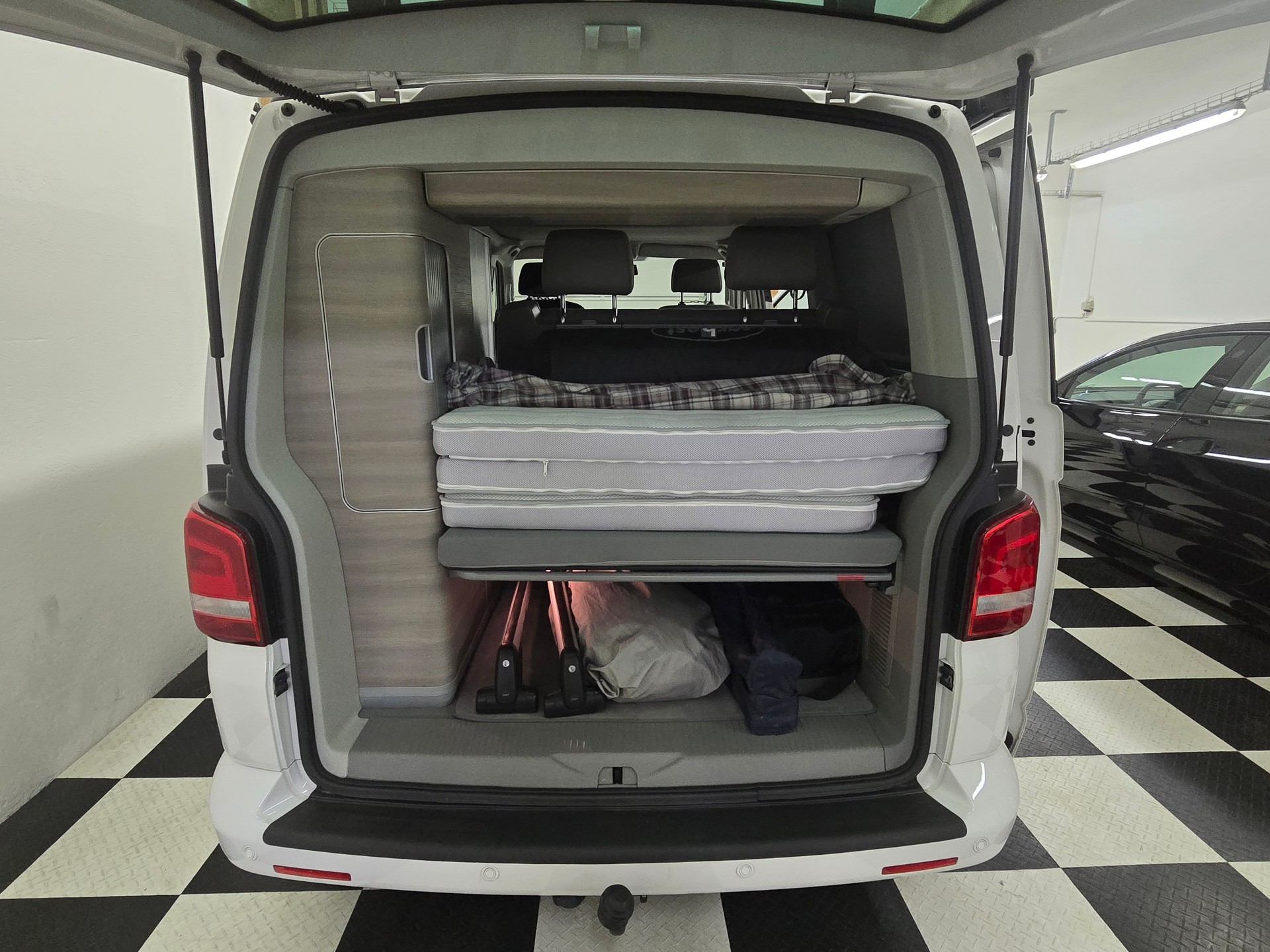 VW T5 California 2.0 TDI Comfortline DSG-image-12