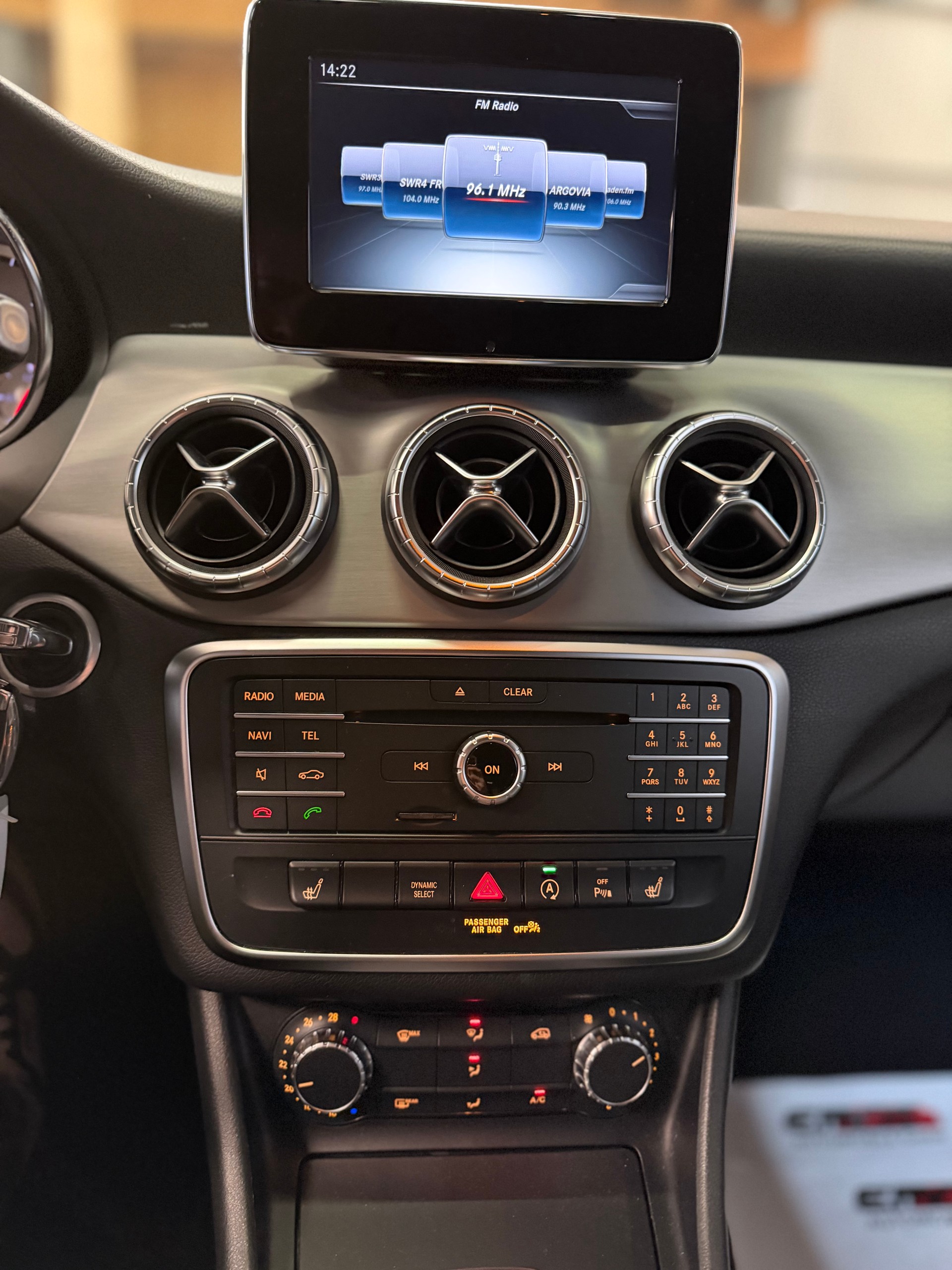 MERCEDES-BENZ CLA 200 CDI Urban 4Matic 7G-DCT-image-14