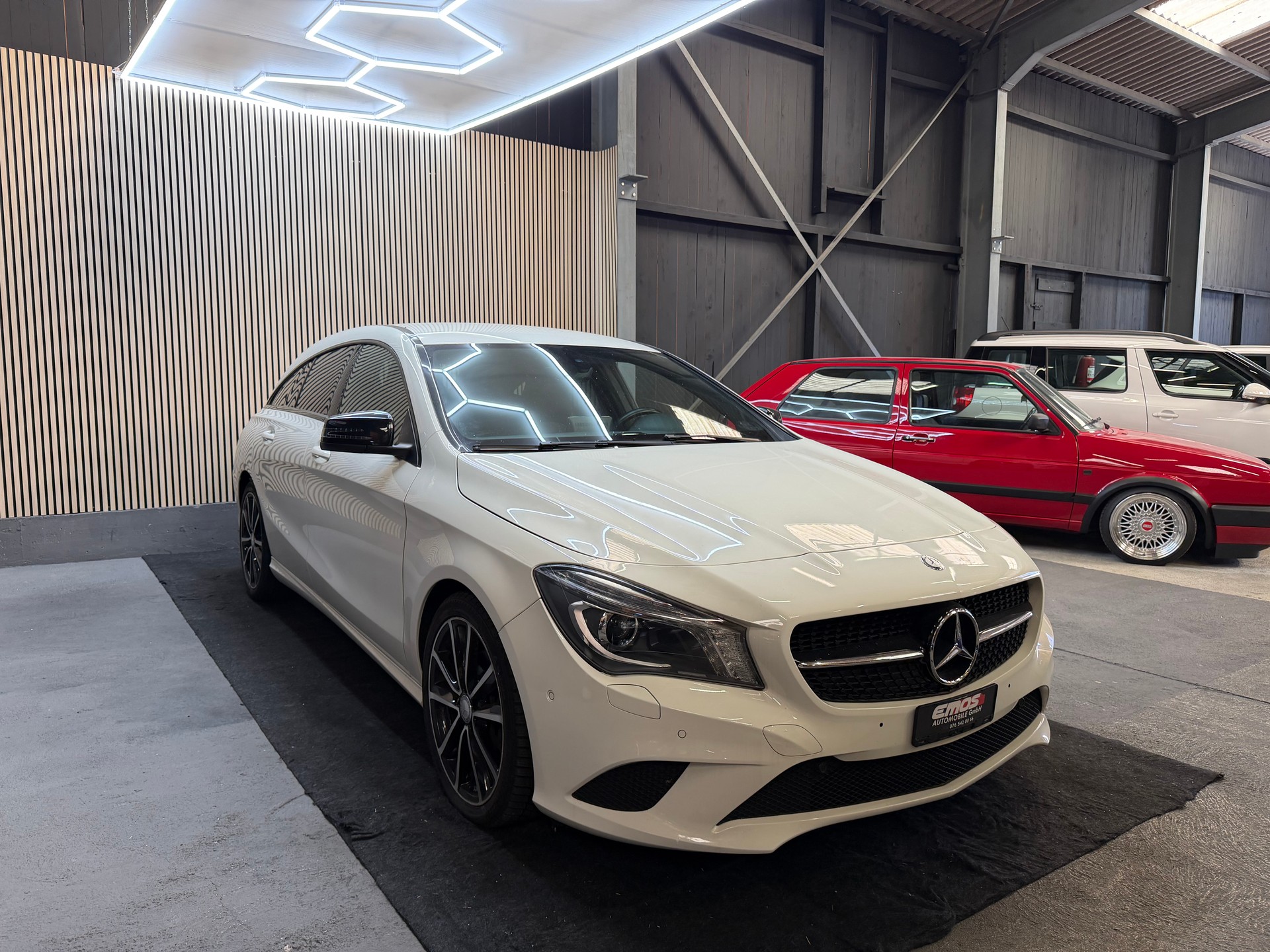 MERCEDES-BENZ CLA 200 CDI Urban 4Matic 7G-DCT-image-2