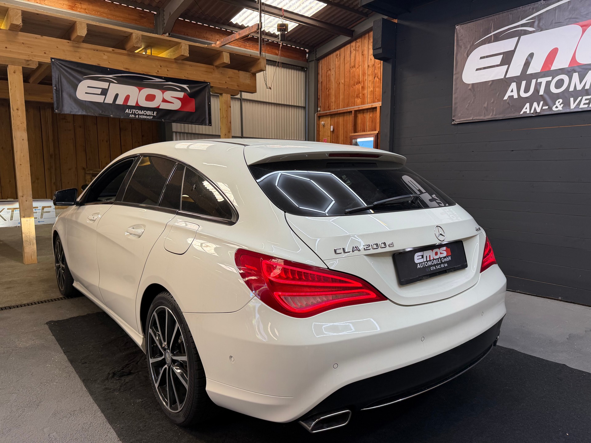 MERCEDES-BENZ CLA 200 CDI Urban 4Matic 7G-DCT-image-4