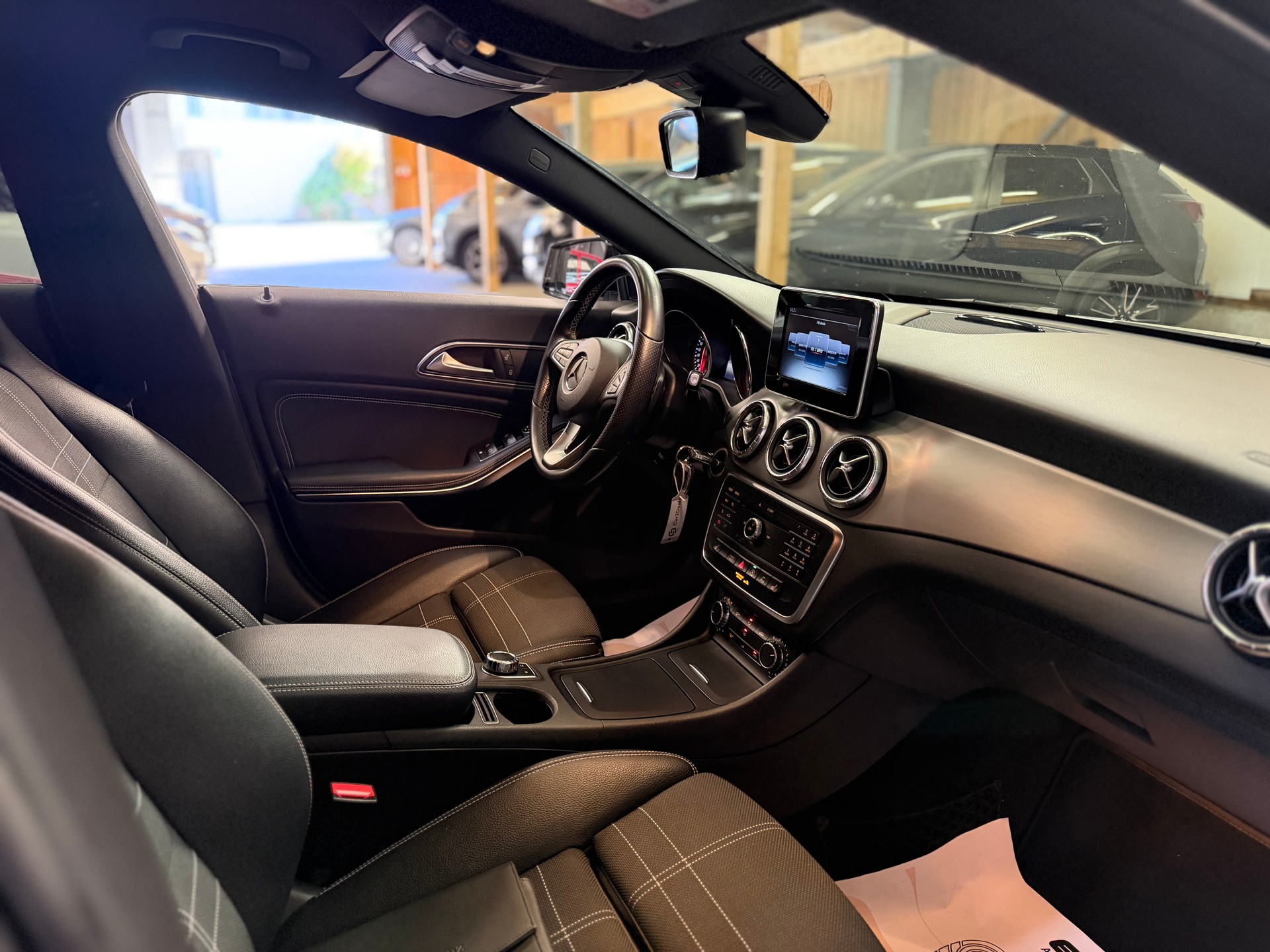 MERCEDES-BENZ CLA 200 CDI Urban 4Matic 7G-DCT-image-8