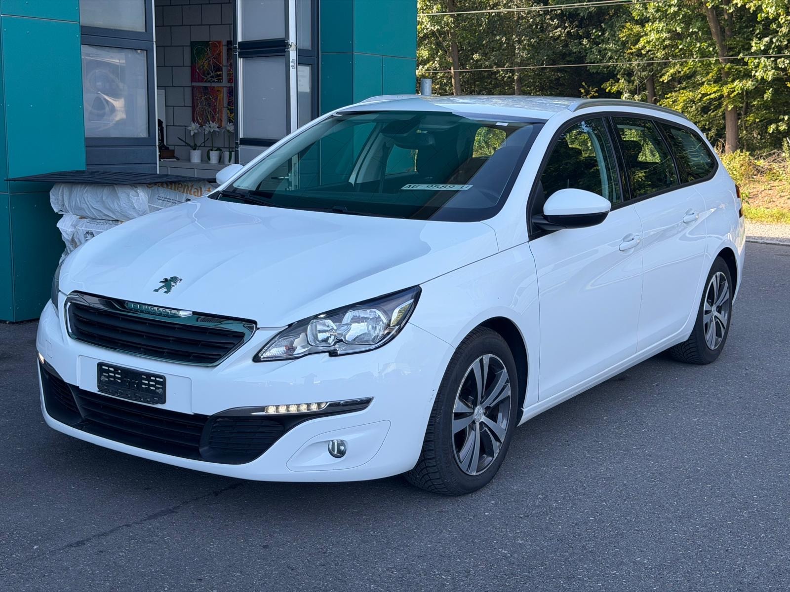 PEUGEOT 308 SW 2.0 BlueHDI Business Automatic-image-0