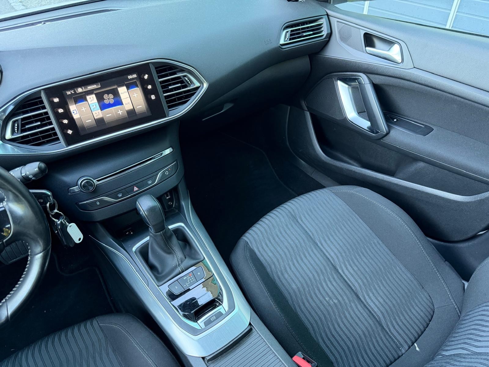 PEUGEOT 308 SW 2.0 BlueHDI Business Automatic-image-9