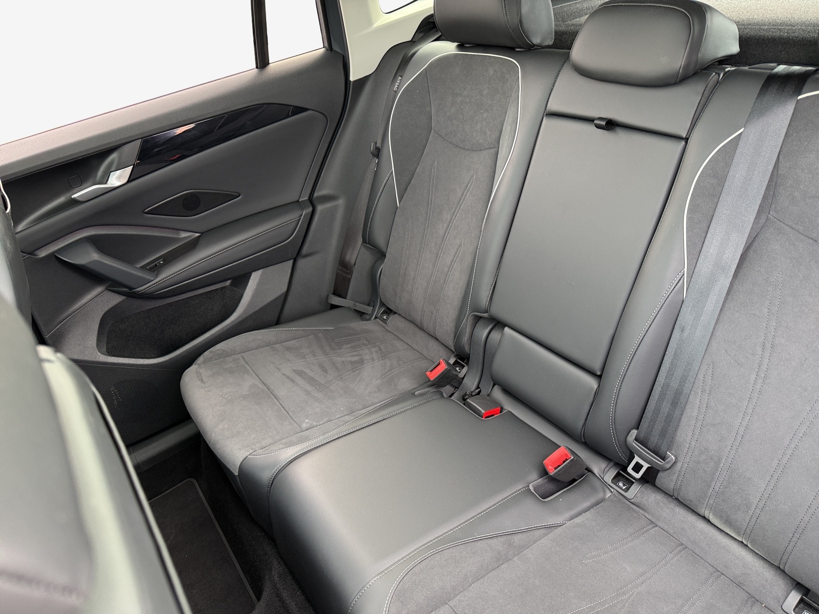 VW Tiguan 2.0 TSI DSG Elegance 4Motion-image-11