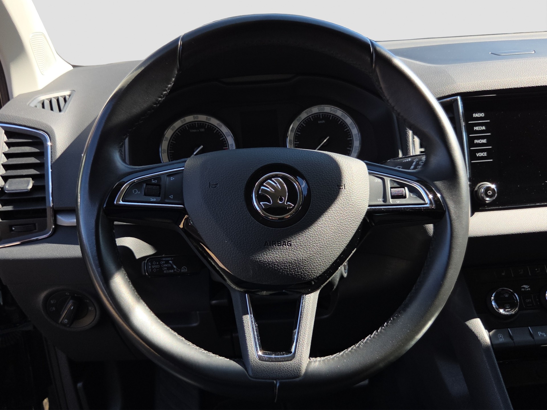 SKODA Karoq 1.6 TDI CR Smile-image-10