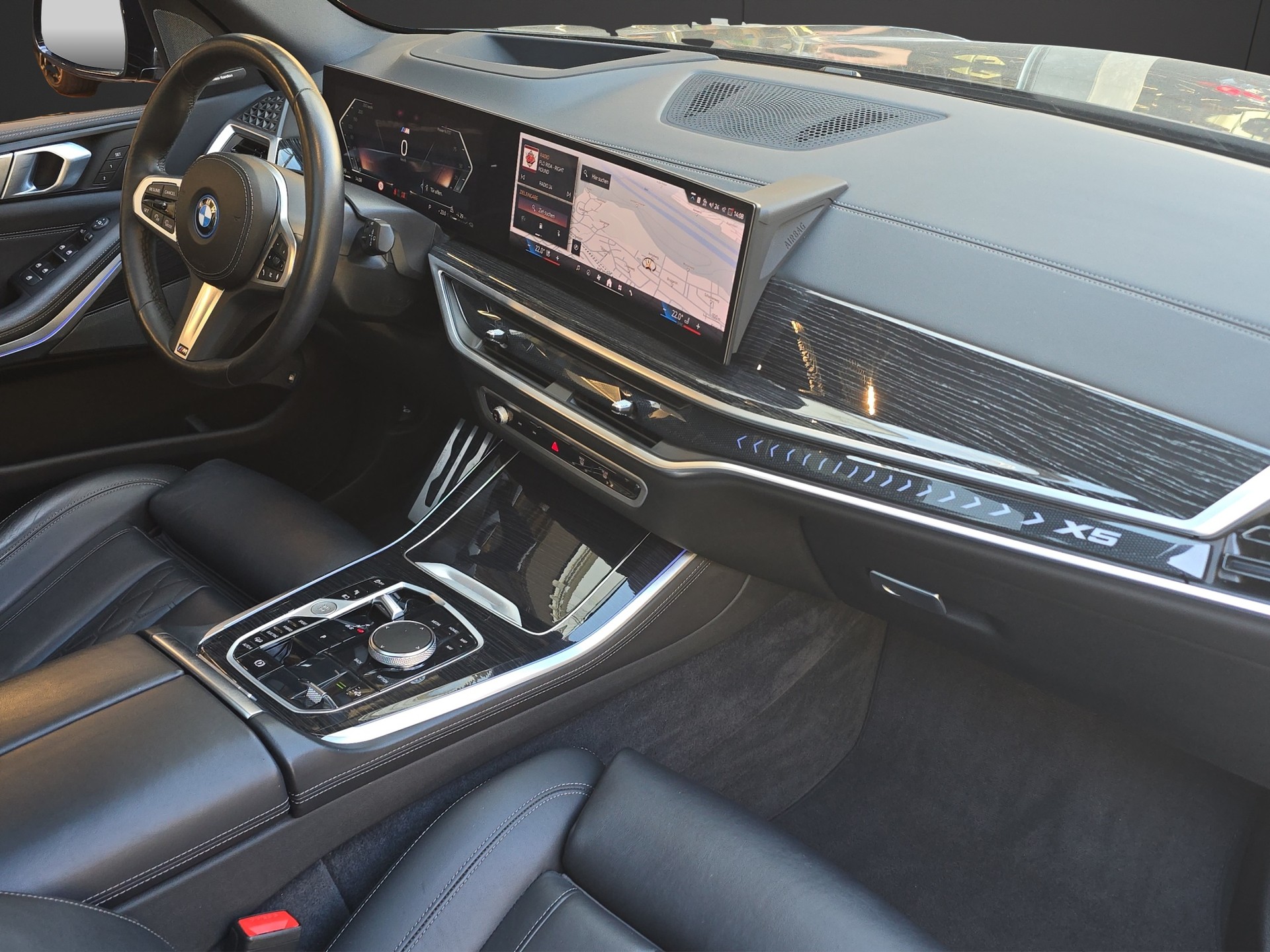 BMW X5 50e xDrive M Sport ** 2,88% Leasingaktion // 2'700 kg Anhängelast **-image-10