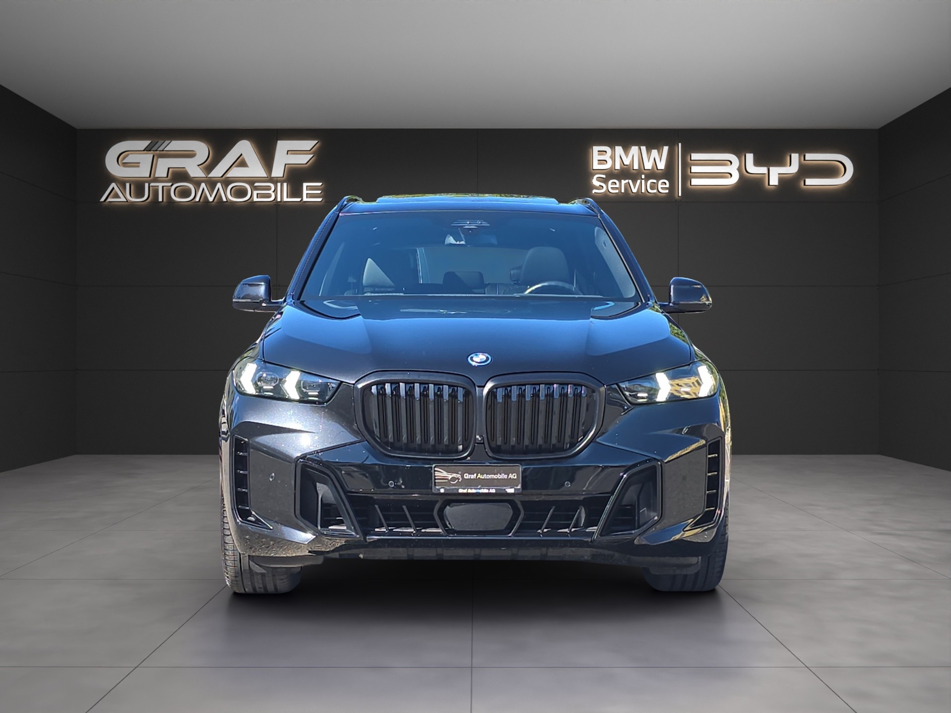 BMW X5 50e xDrive M Sport ** 2,88% Leasingaktion // 2'700 kg Anhängelast **-image-1