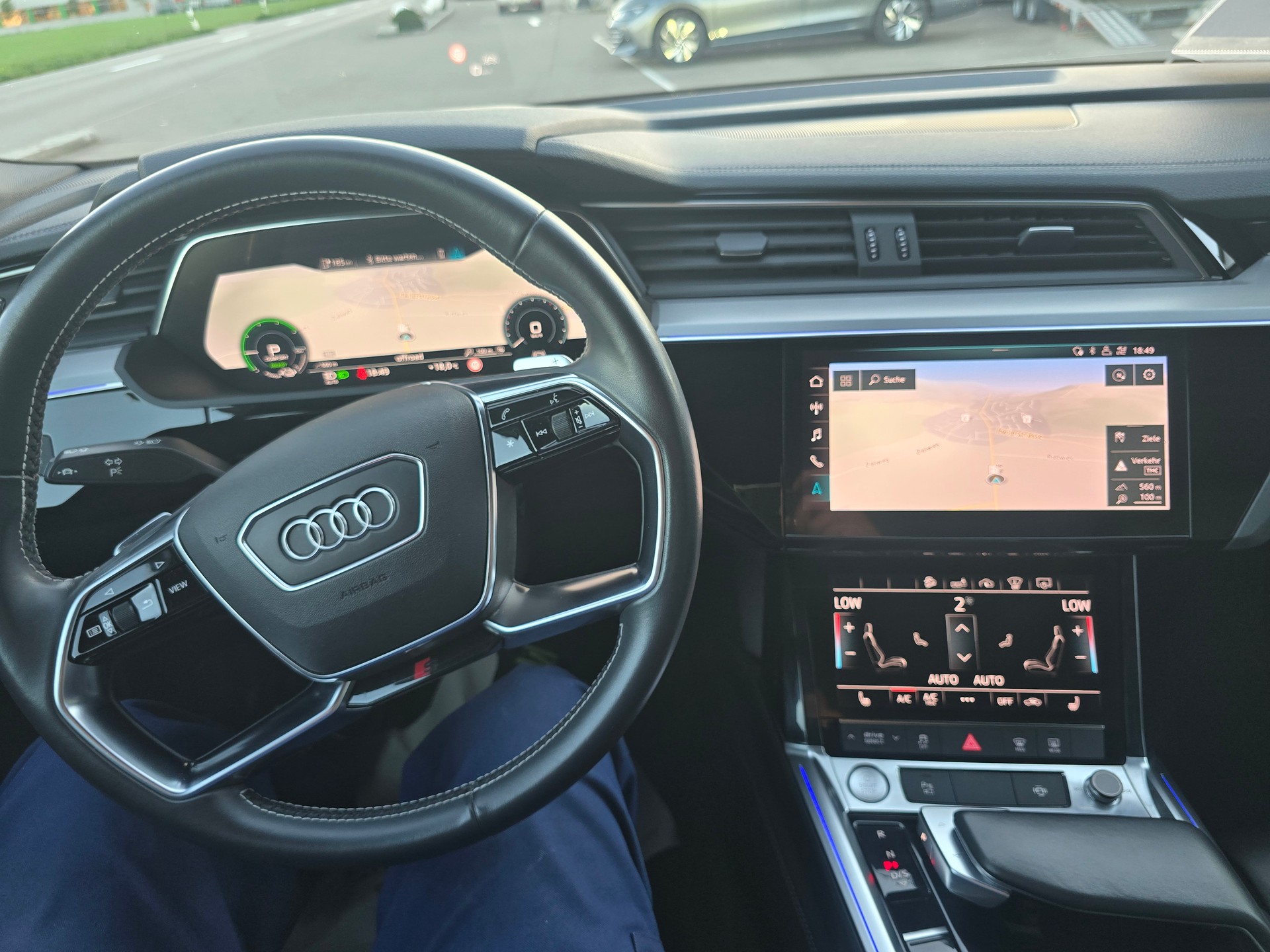 AUDI e-tron 50 Advanced quattro-image-10