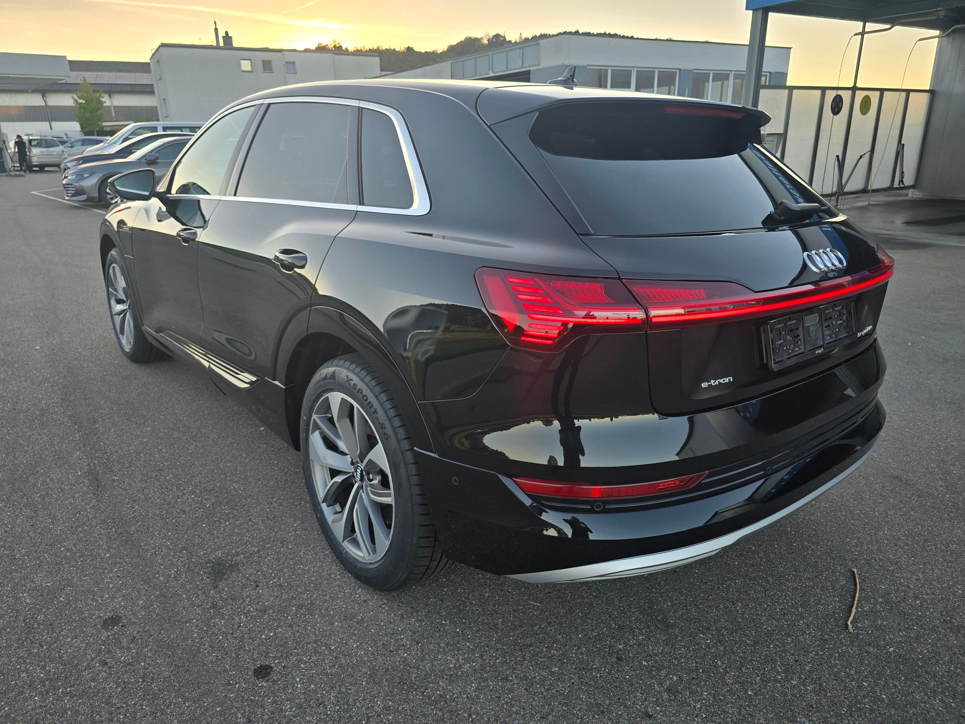AUDI e-tron 50 Advanced quattro-image-2
