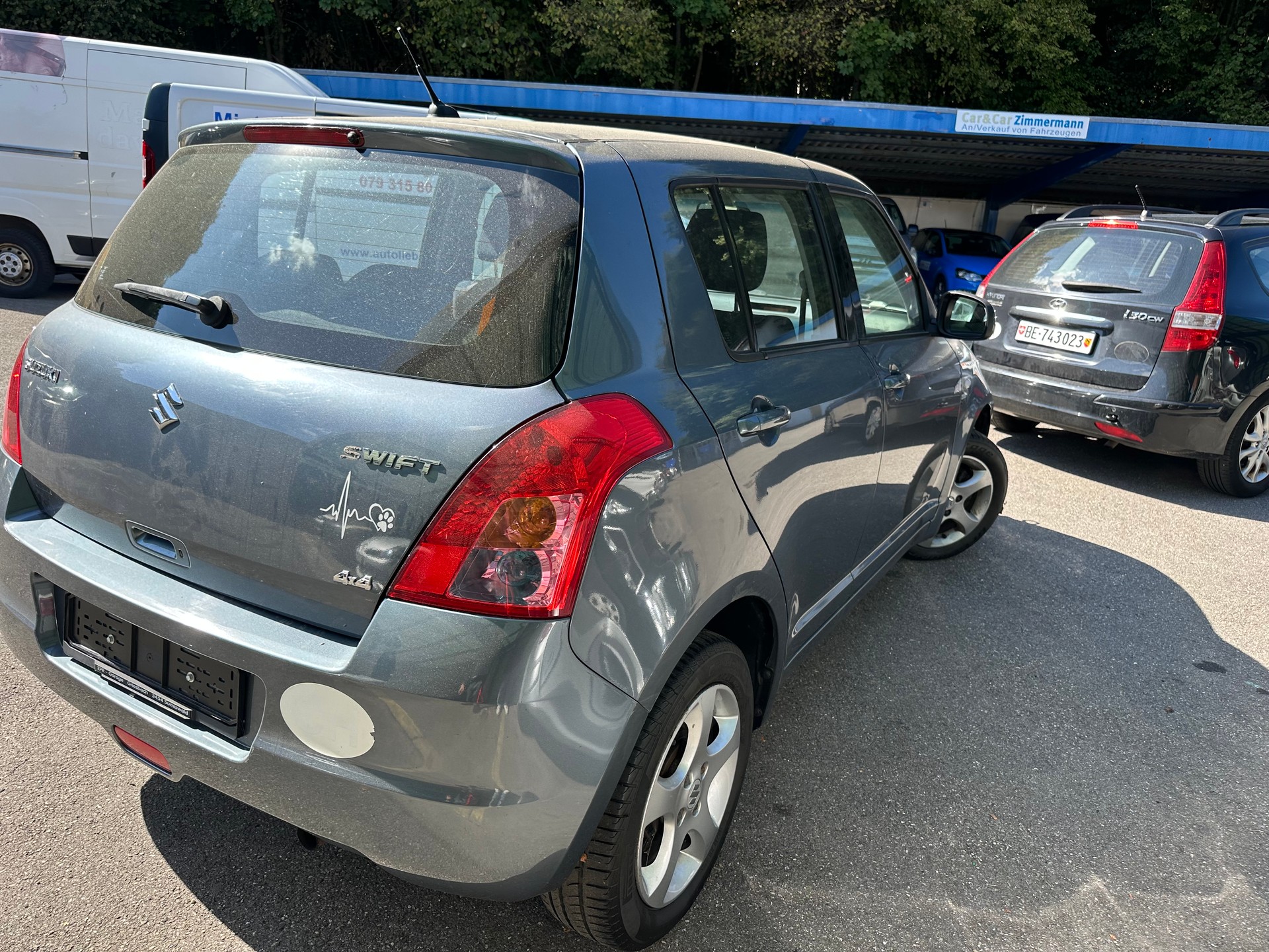 SUZUKI Swift 1.3i 16V GL Top Piz Sulai LE 4x4-image-4