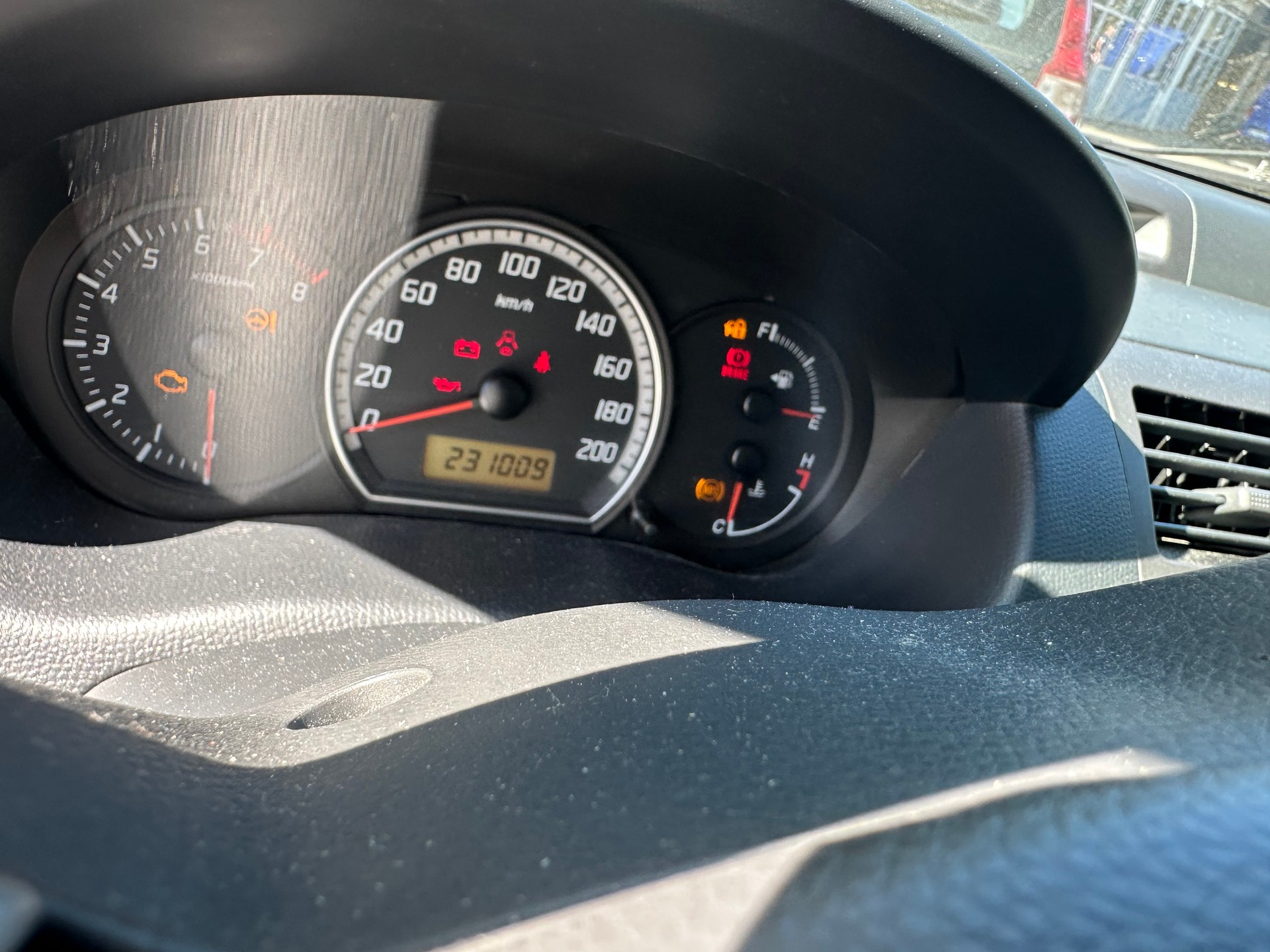 SUZUKI Swift 1.3i 16V GL Top Piz Sulai LE 4x4-image-9