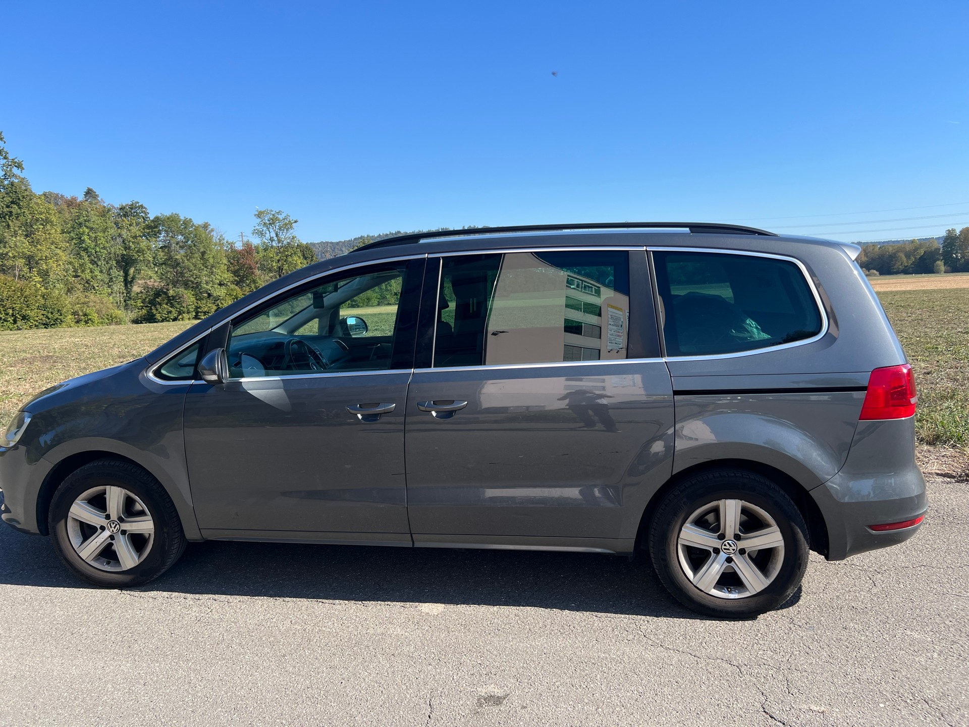 VW Sharan 1.4 TSI BlueMotion Technology Comfortline 7 Sitze-image-2