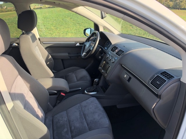 VW Touran 2.0 TDI Highline DSG-image-11